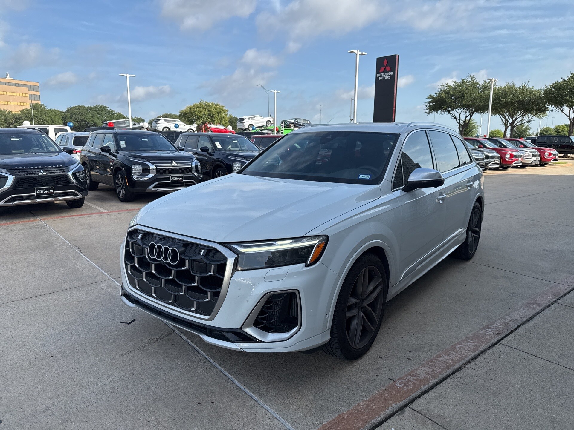 2025 Audi SQ7 Premium Plus photo 2