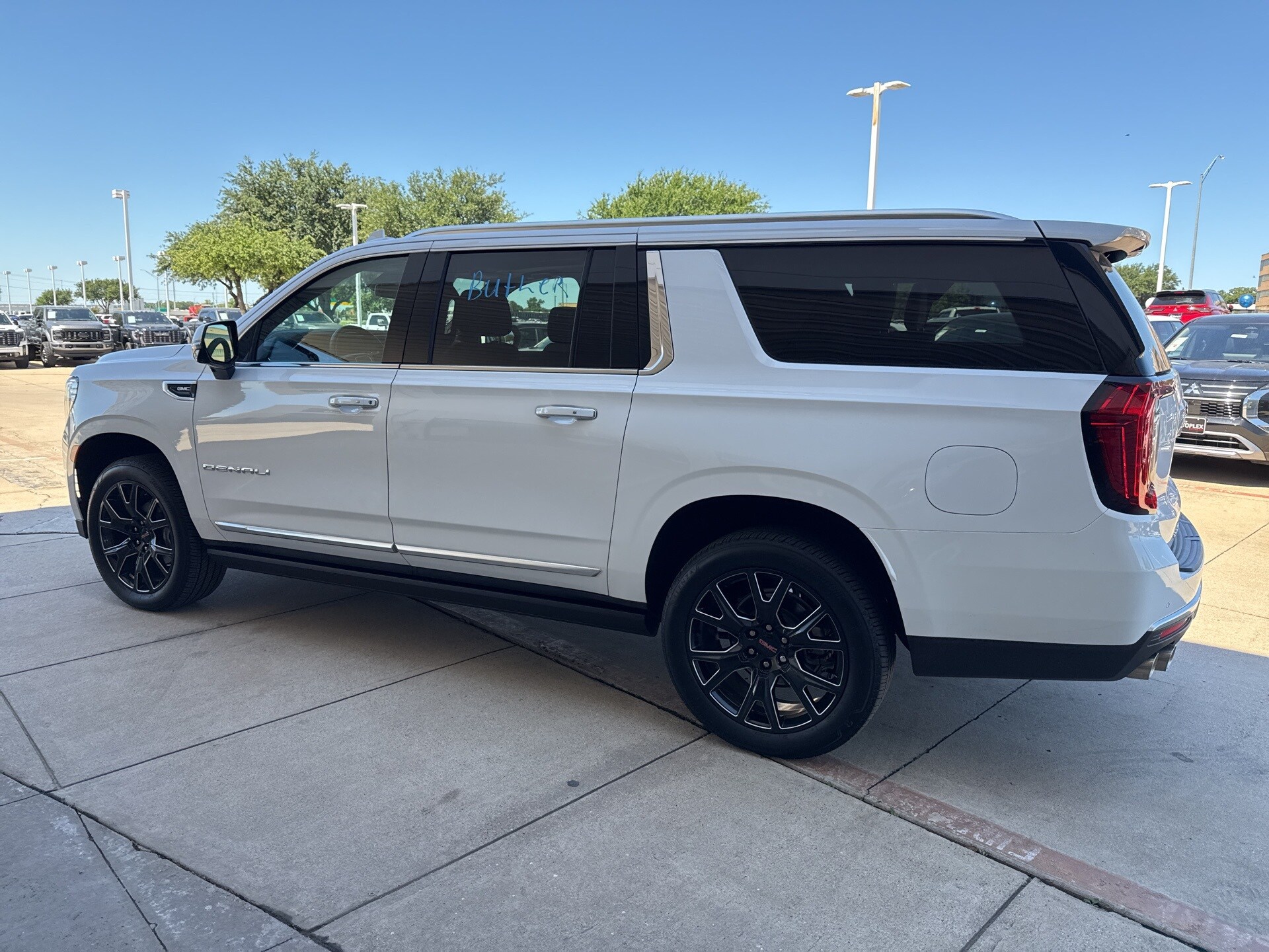 2024 Gmc Yukon XL Denali photo 3