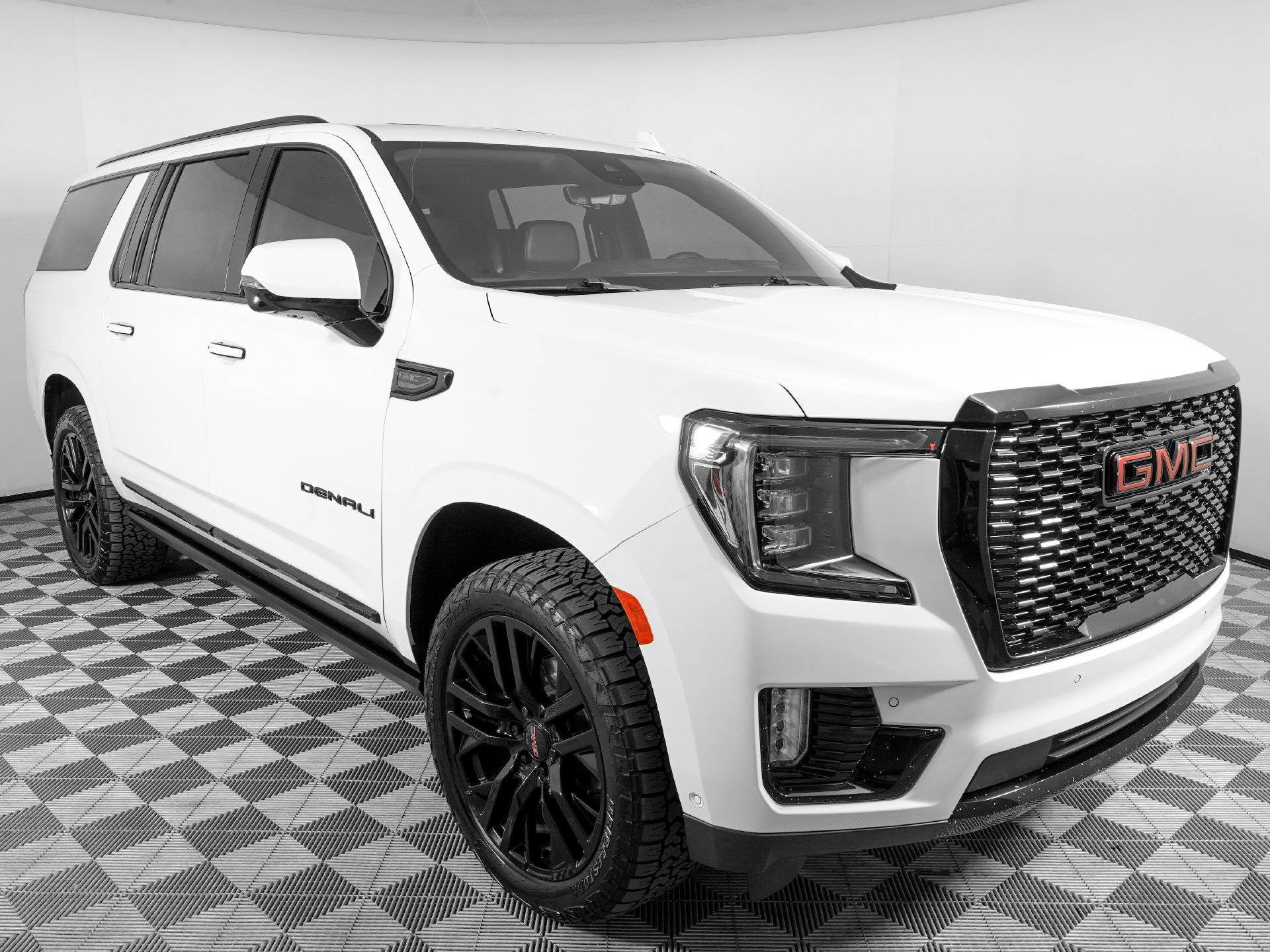 Used 2023 GMC Yukon XL Denali SUV