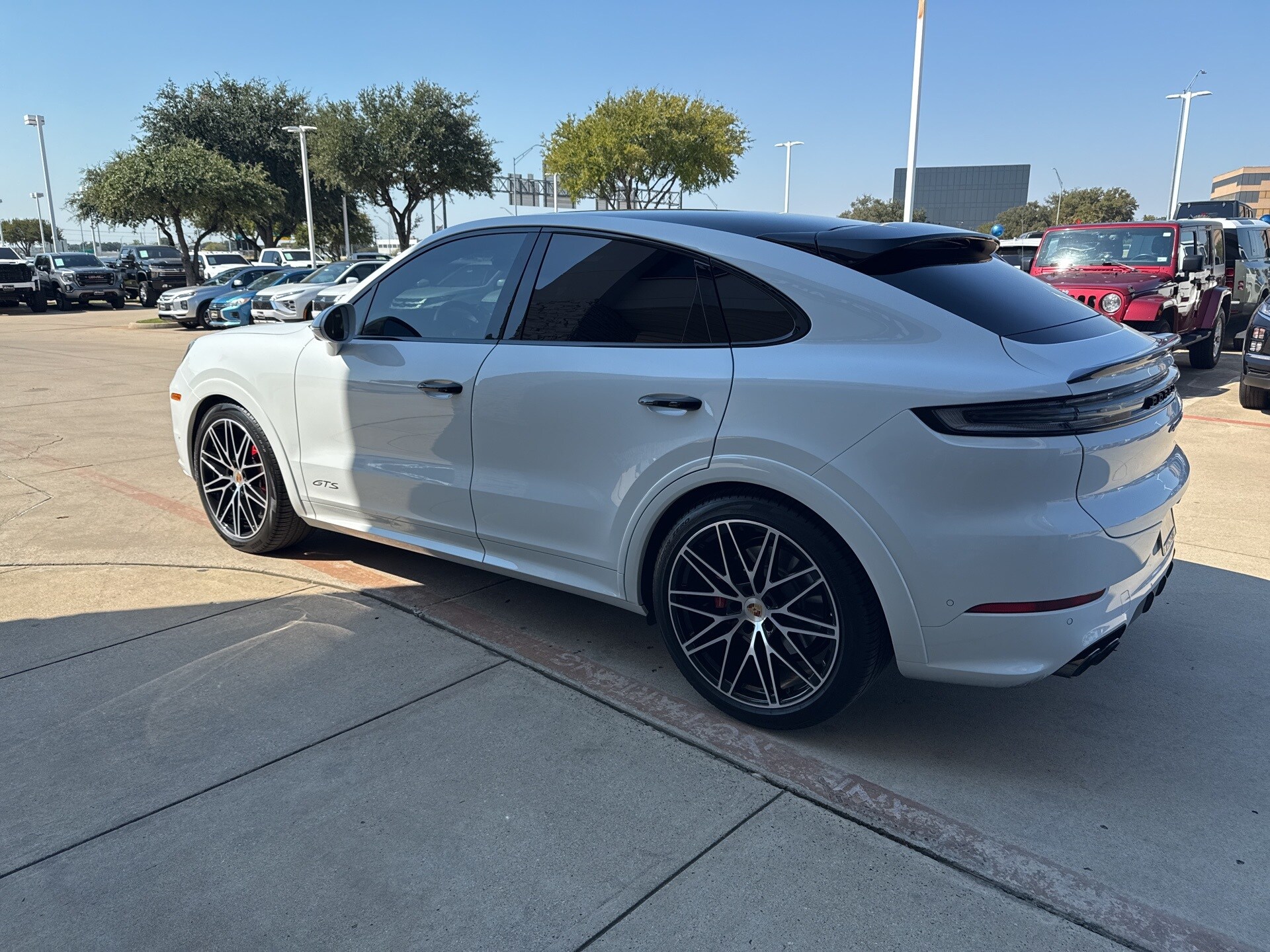 2025 Porsche Cayenne Coupe GTS photo 3