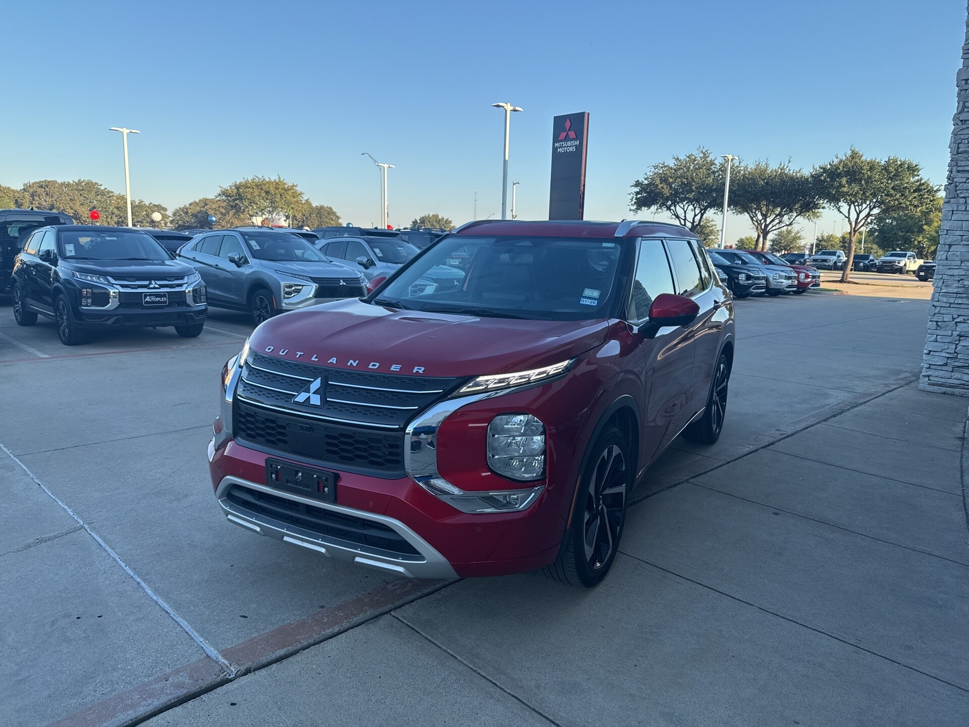 2024 Mitsubishi Outlander SEL photo 2