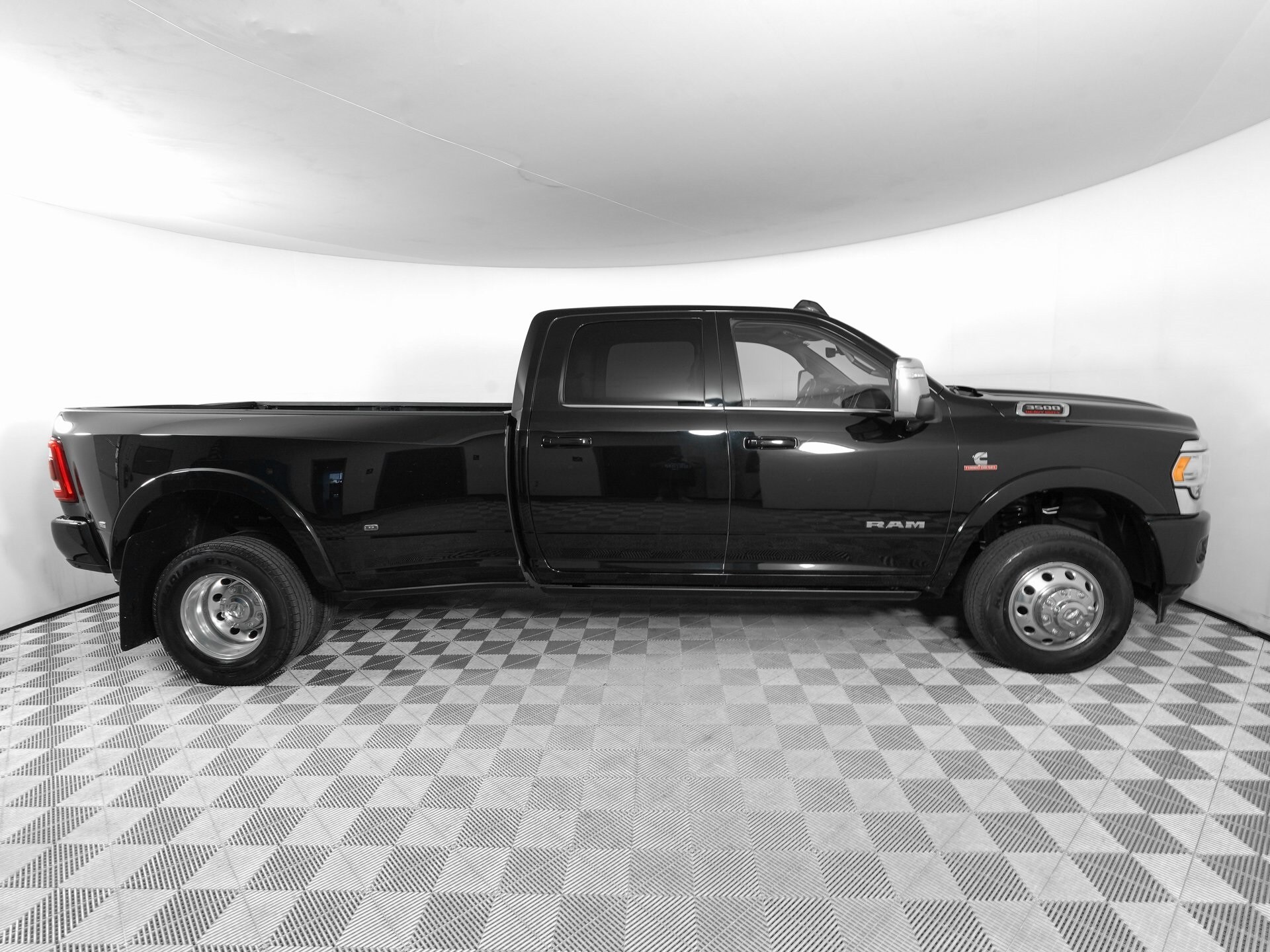 2024 Ram 3500 Laramie Longhorn photo 4