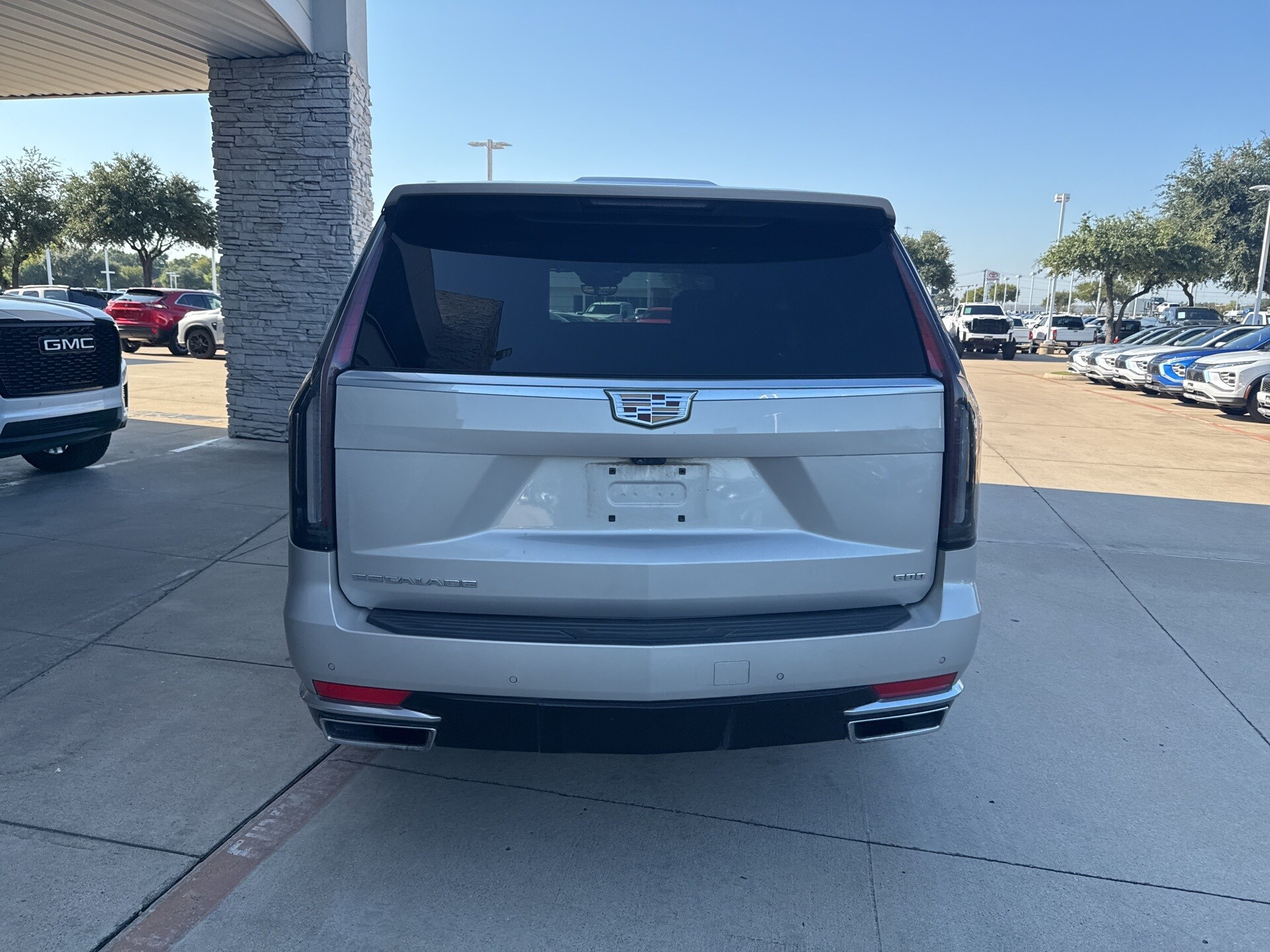 2021 Cadillac Escalade Premium Luxury photo 3