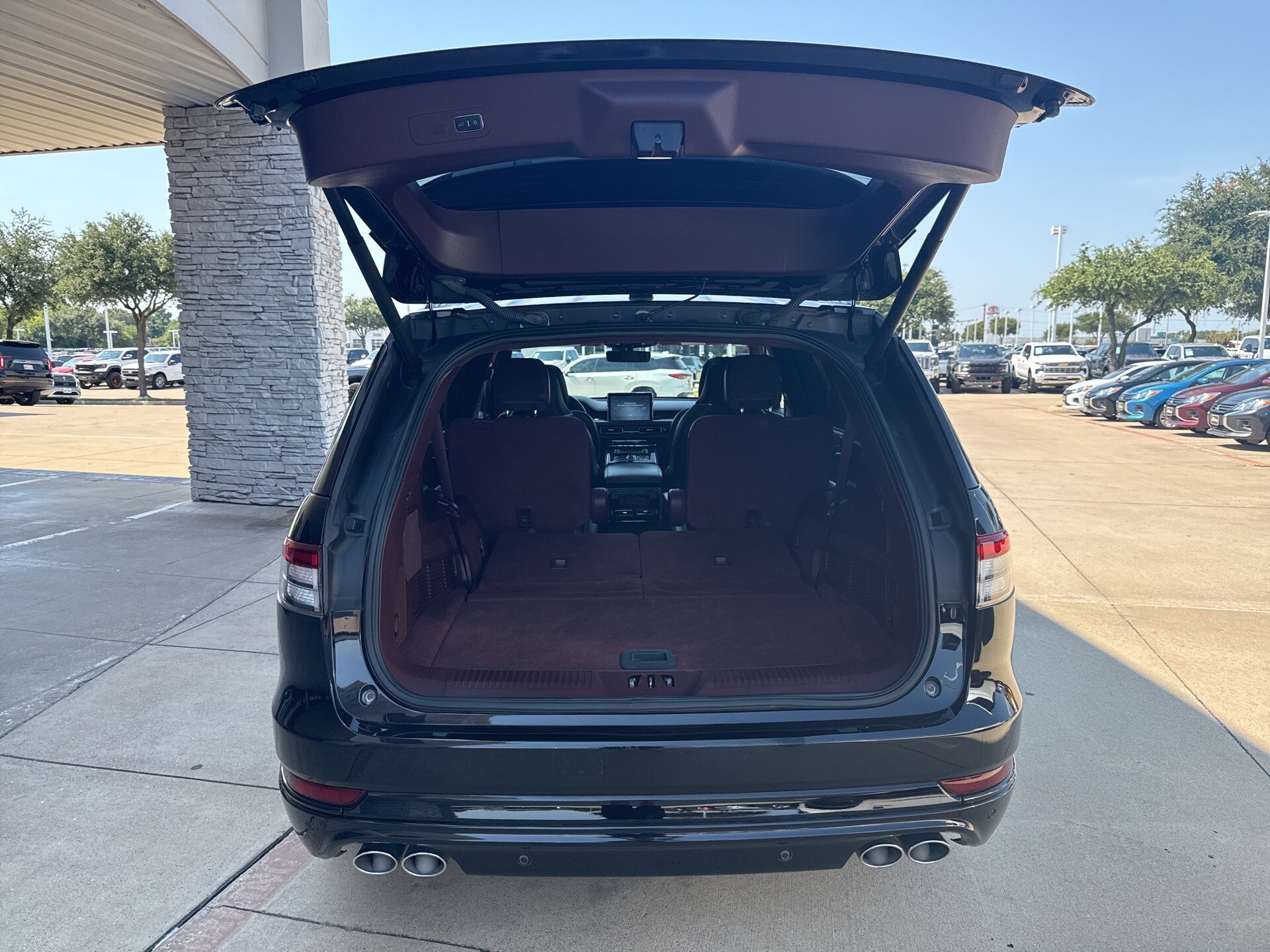 2023 Lincoln Aviator Black Label photo 3