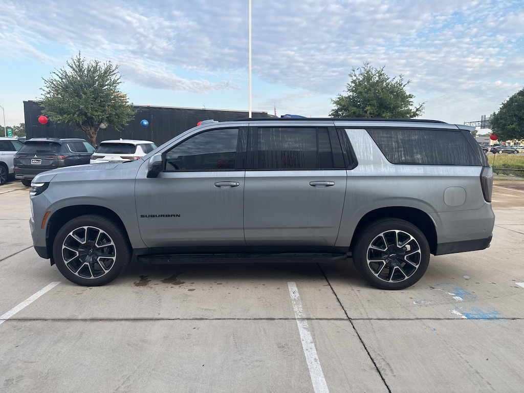 Used 2025 Chevrolet Suburban RST SUV