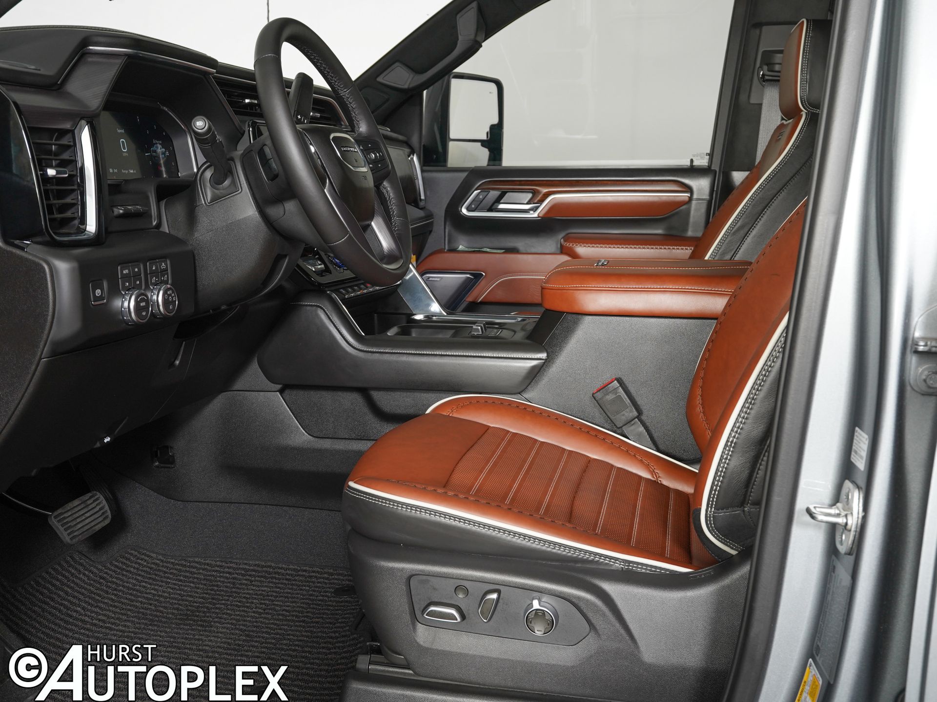 2026 GMC Sierra 3500HD Denali Ultimate - Photo 14
