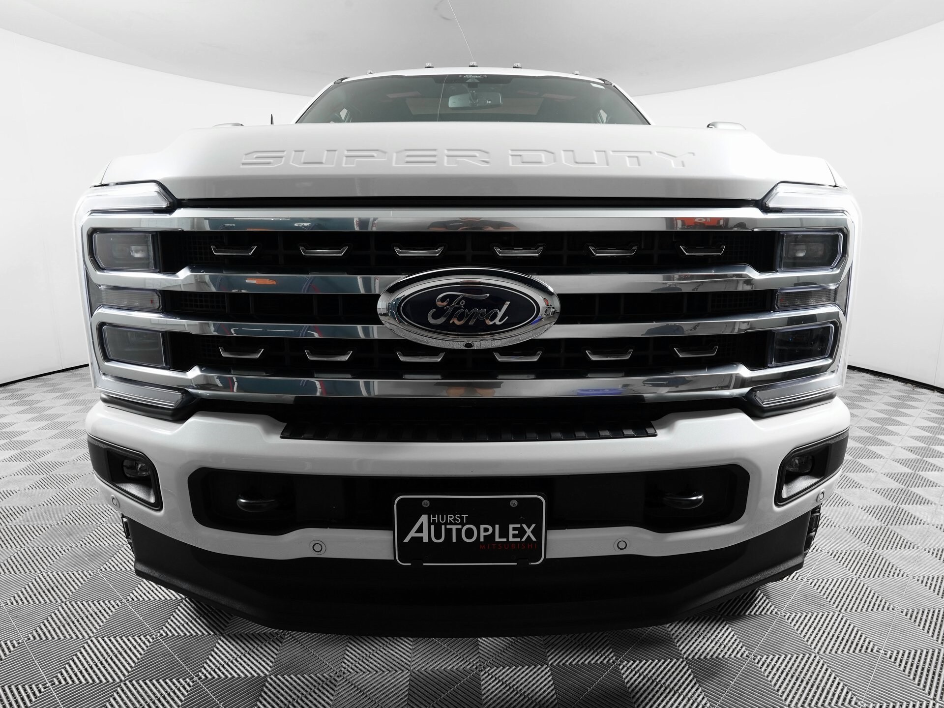 2024 Ford F-350 Platinum photo 2