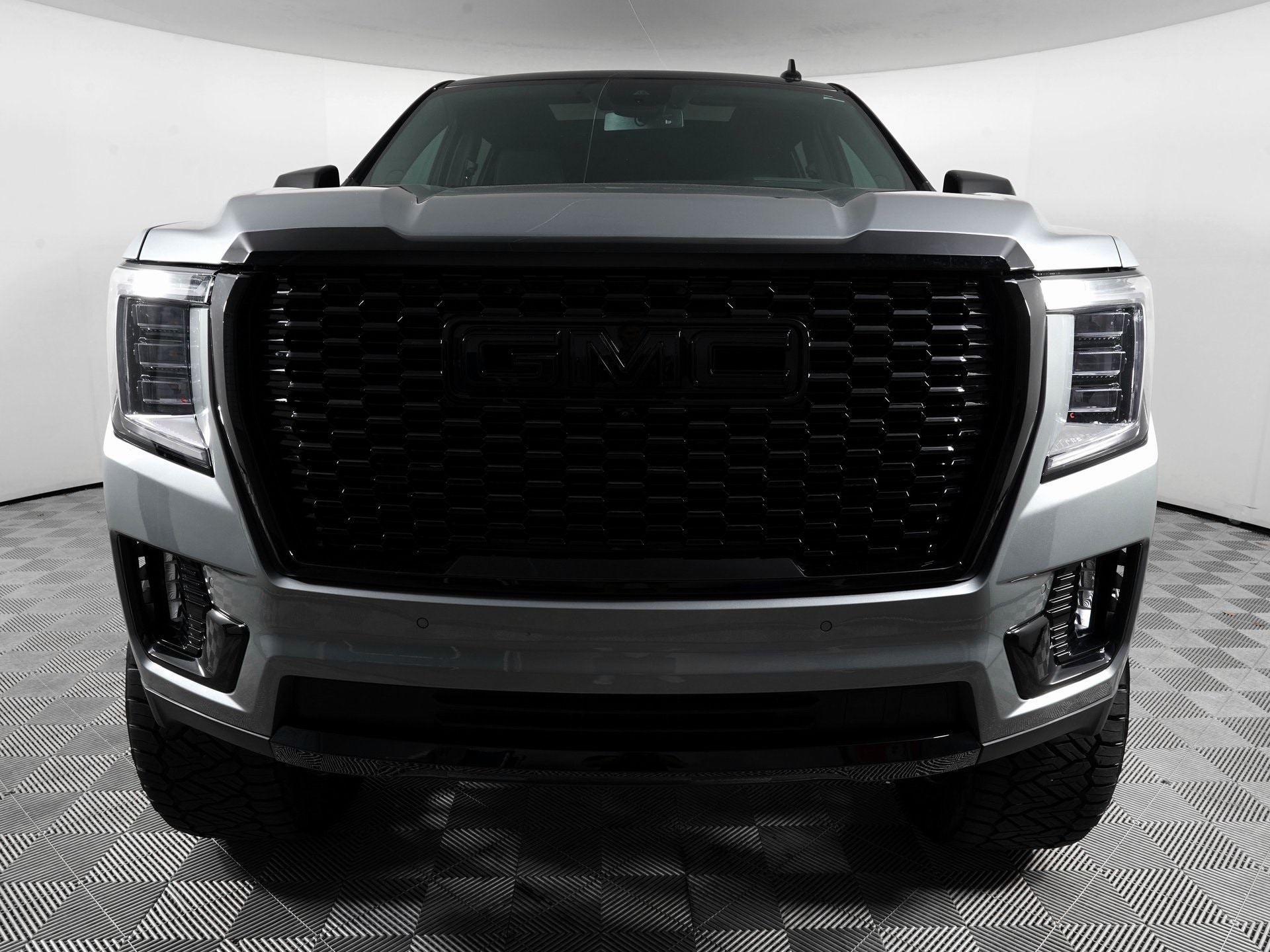 Used 2024 GMC Yukon XL Denali with VIN 1GKS2JKL6RR240215 for sale in Hurst, TX