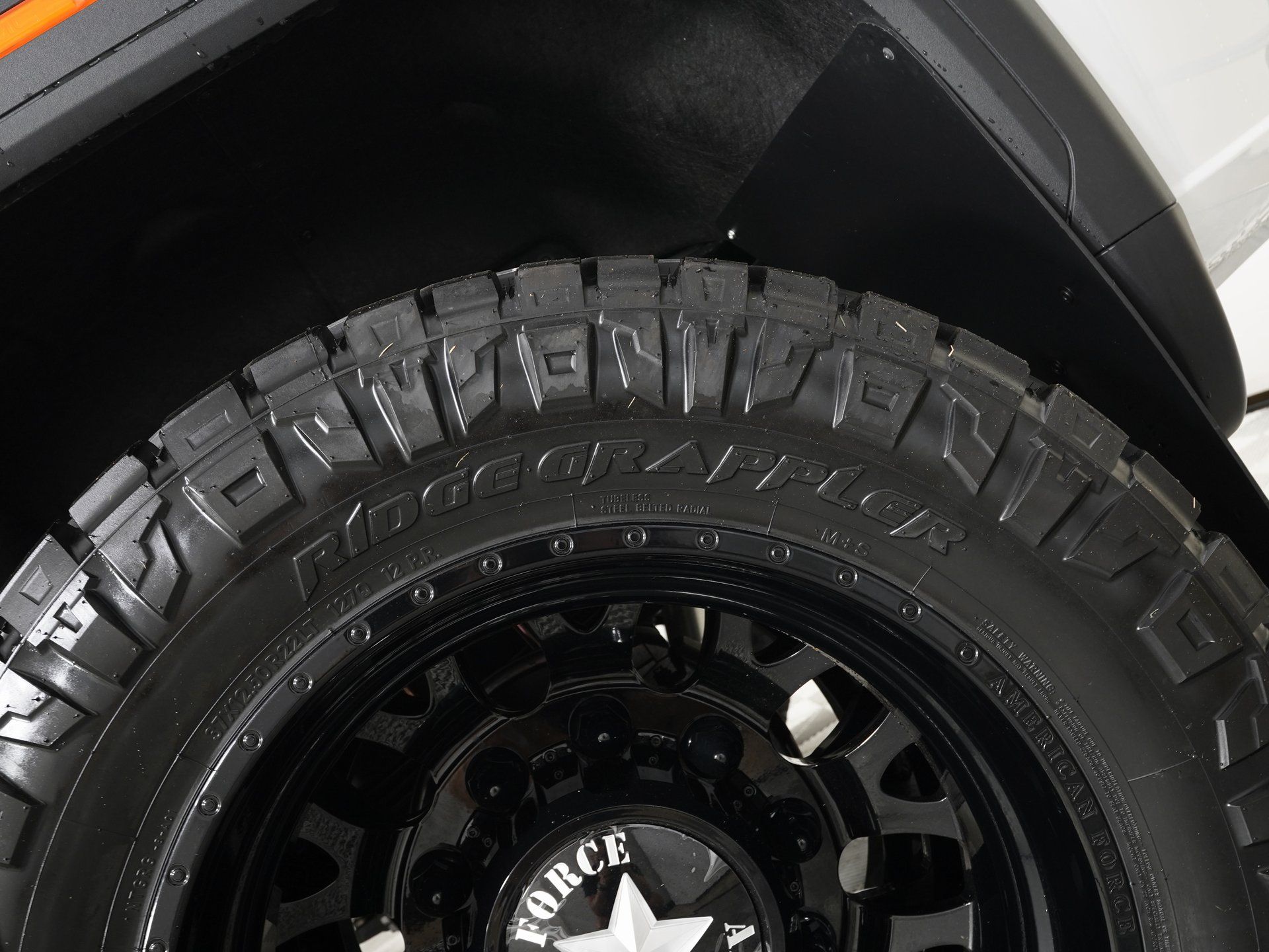 2025 GMC Sierra 3500HD Denali Ultimate - Photo 37