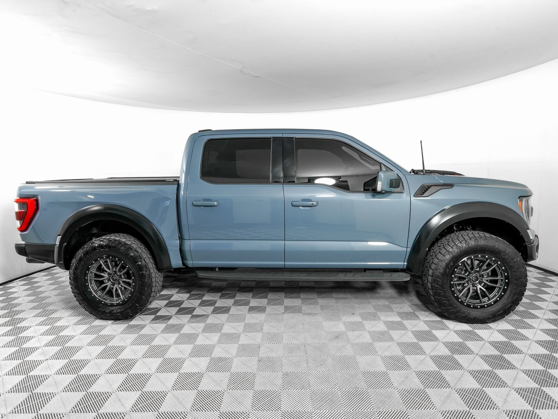 2023 Ford F-150 Raptor photo 3