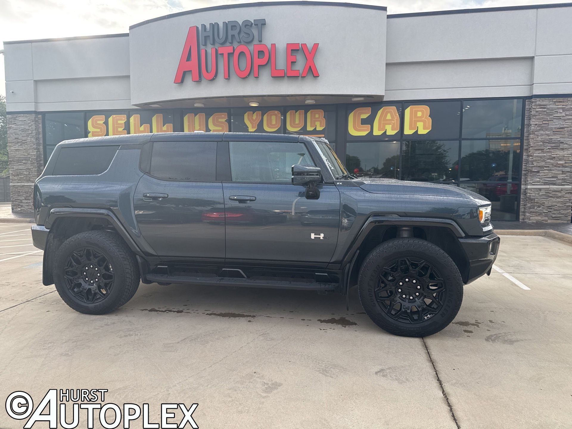 2025 GMC Hummer EV 2X SUV's photo
