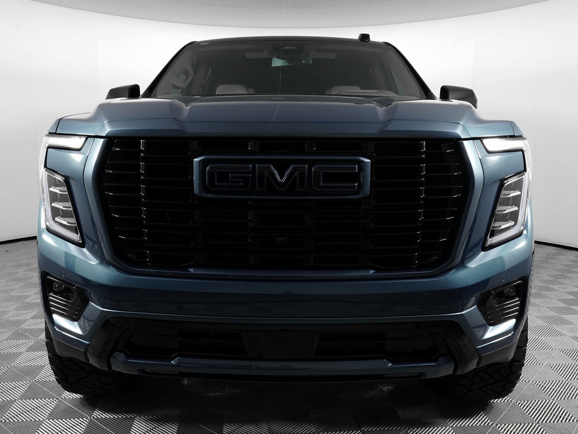 2025 Gmc Yukon Denali photo 2
