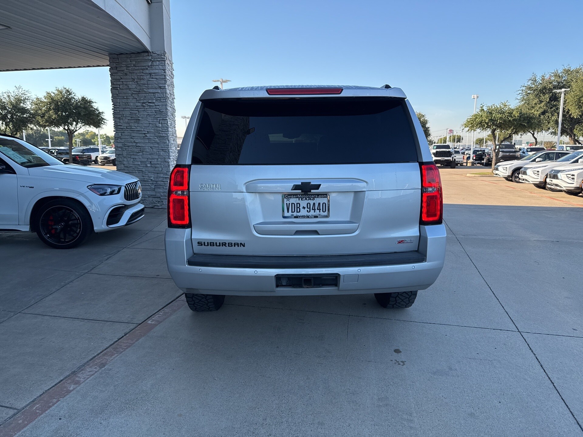 2019 Chevrolet Suburban LT photo 4