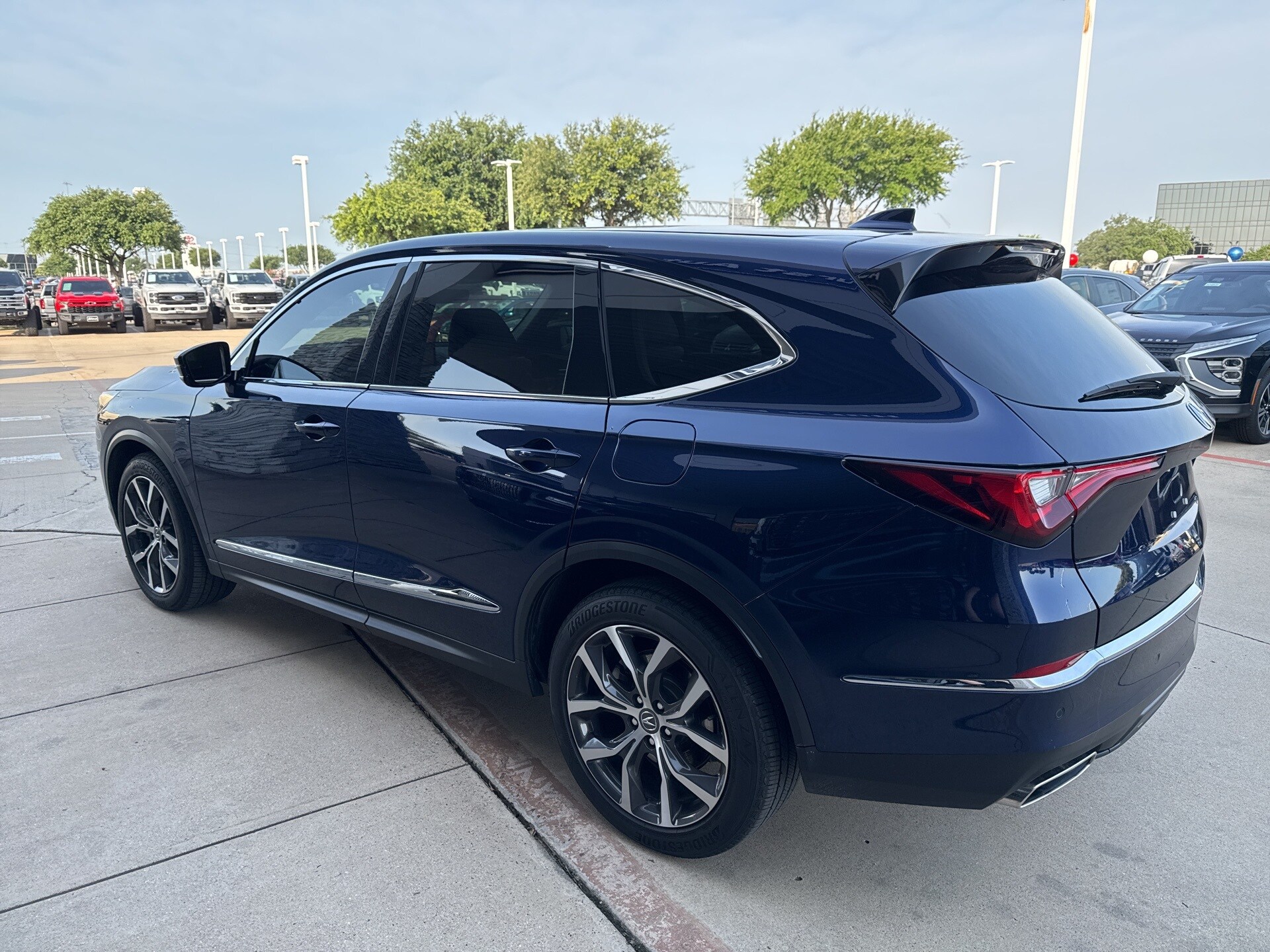 2023 Acura MDX SH-AWD Technology photo 3