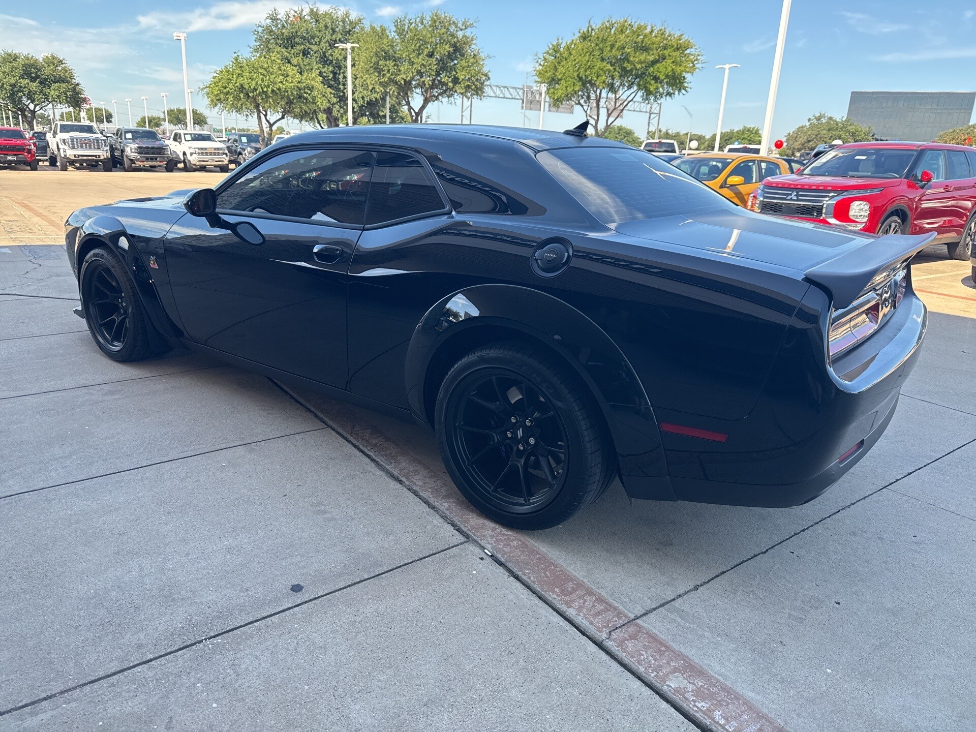 2023 Dodge Challenger R/T Scat Pack Widebody photo 3