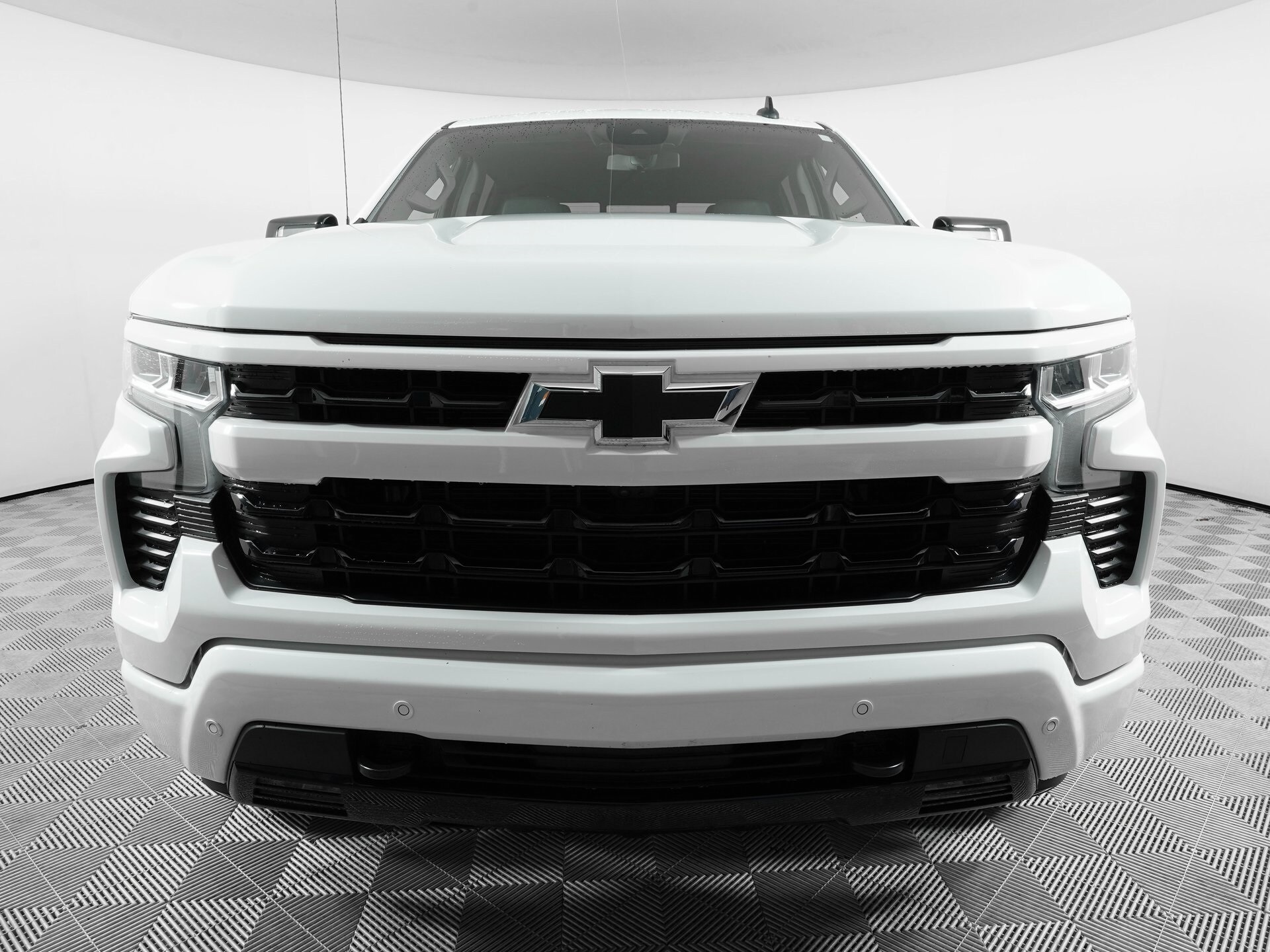 2024 Chevrolet Silverado 1500 RST photo 2
