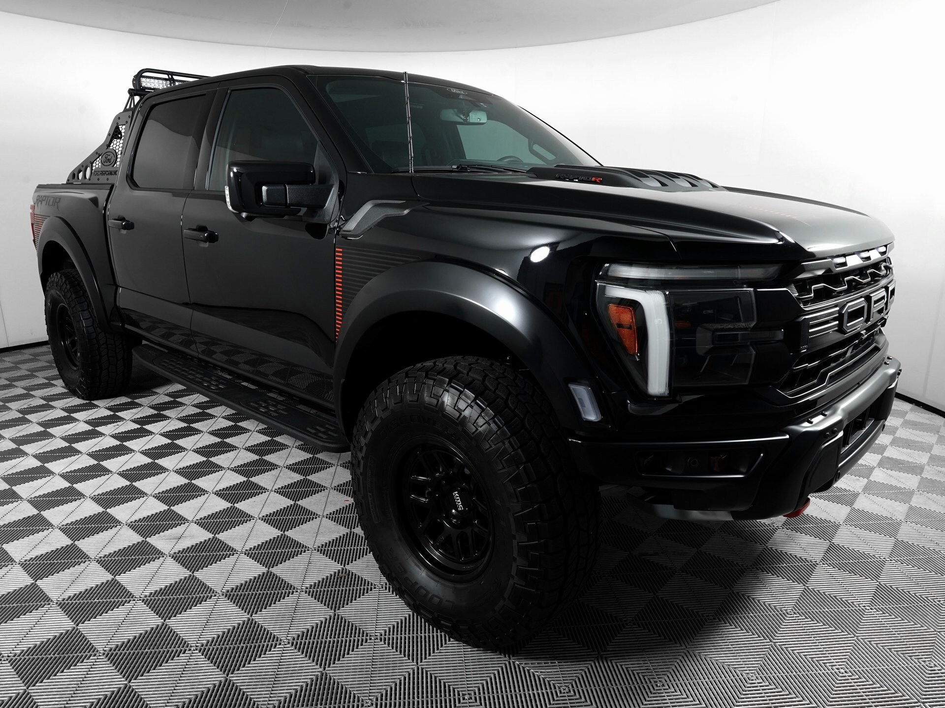 2025 Ford F-150 Raptor photo 3