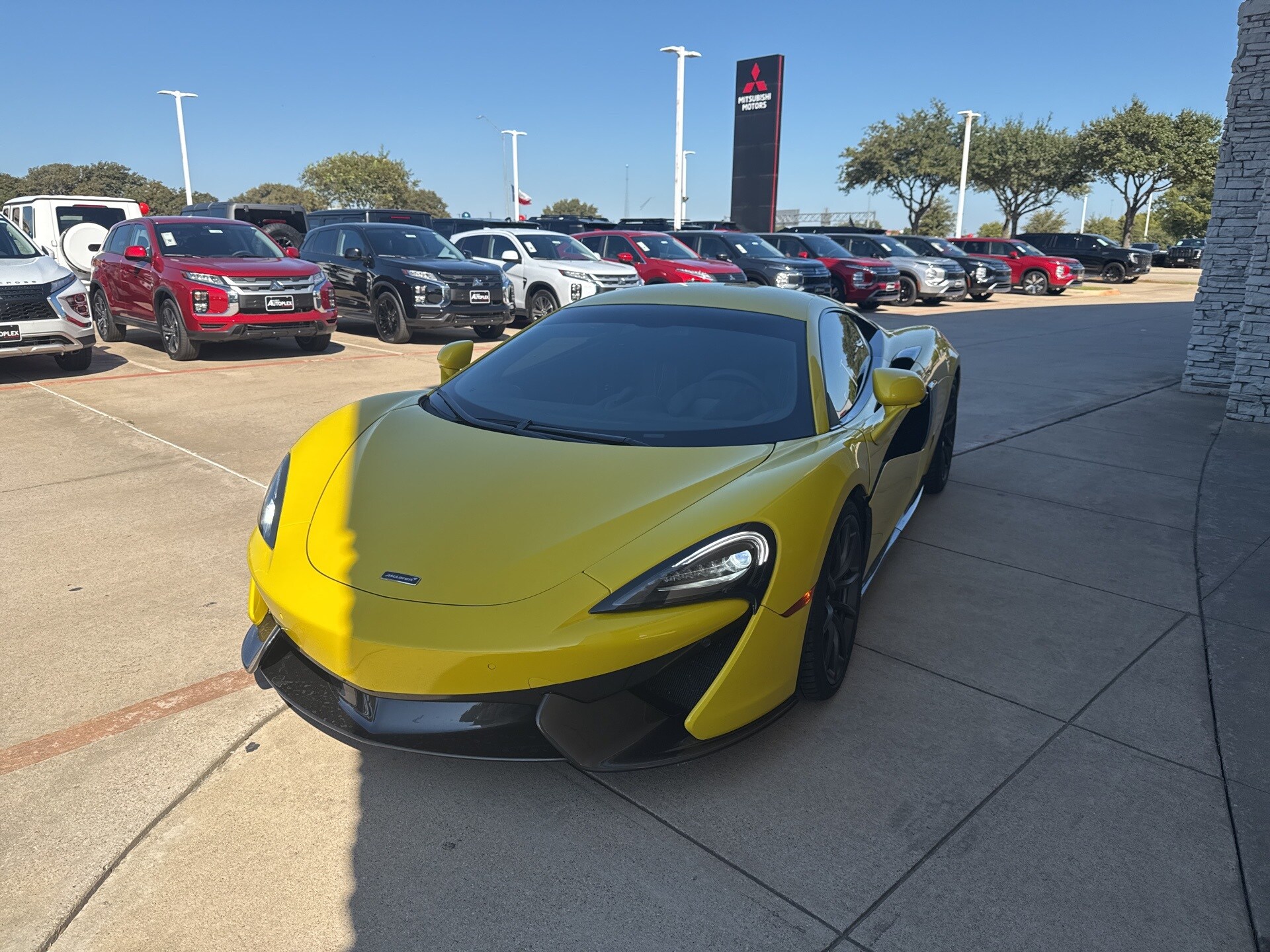2019 Mclaren 570S photo 2