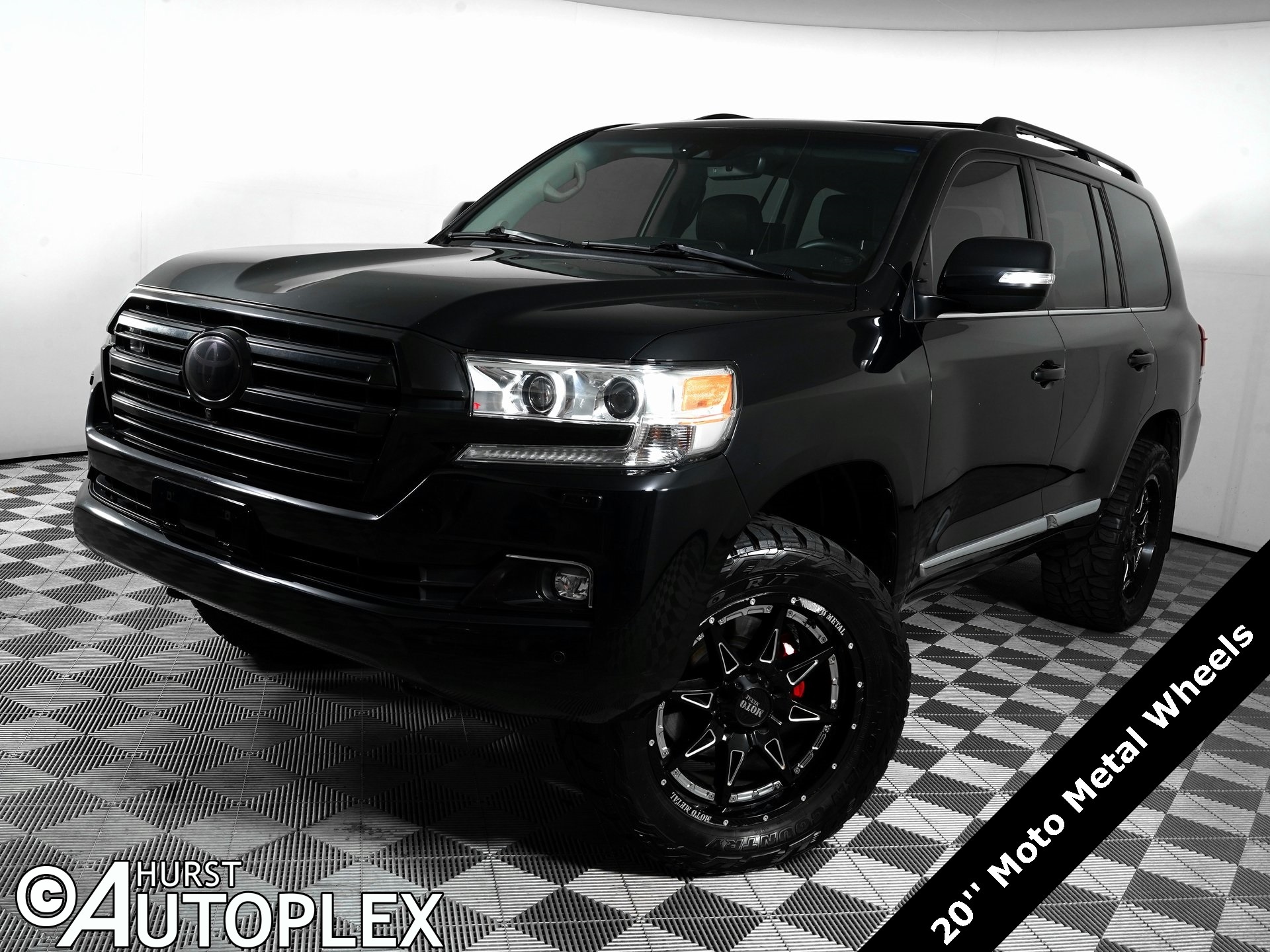 2017 Toyota Land Cruiser Base's photo