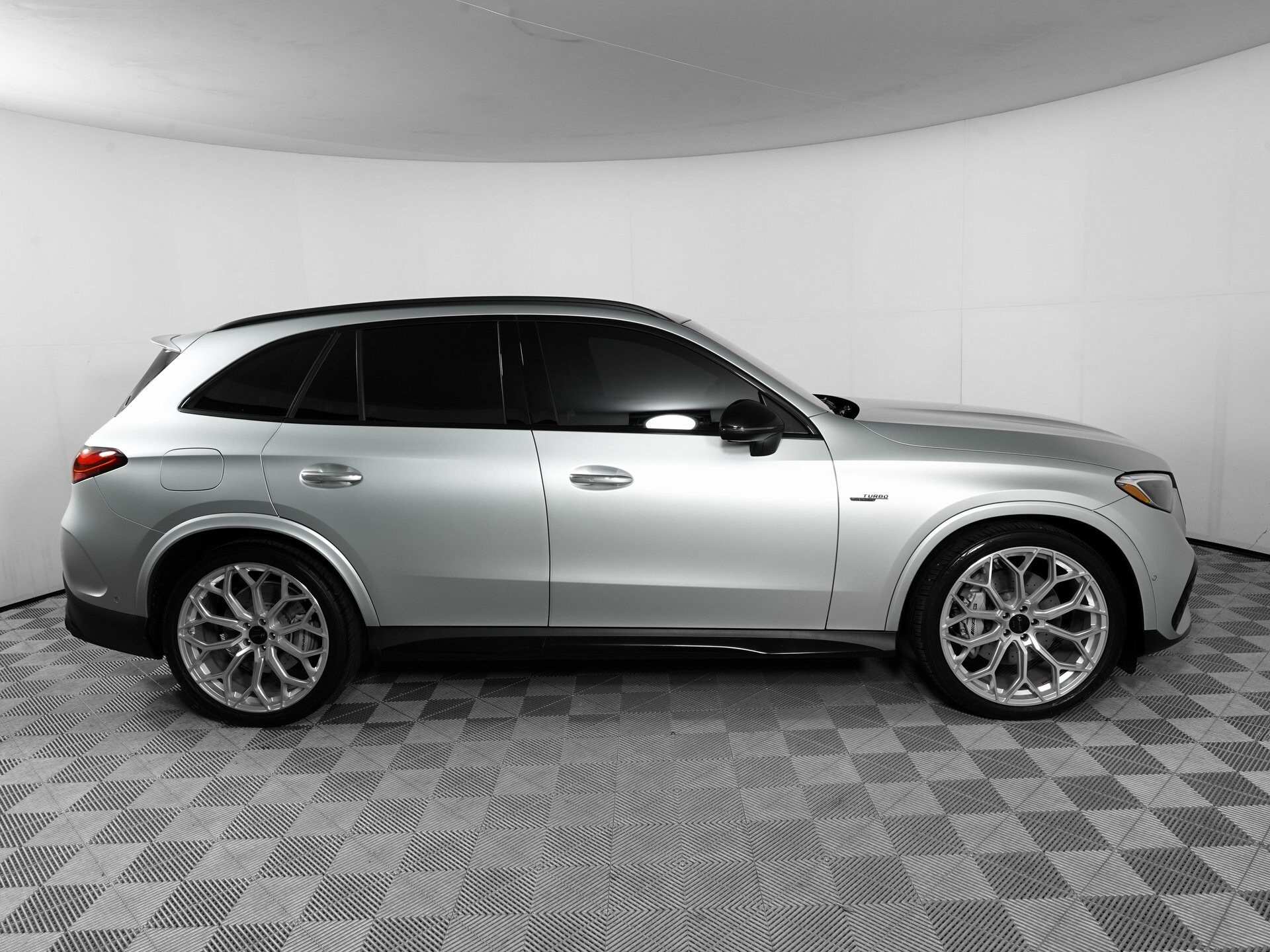 2024 Mercedes Benz GLC 43 AMG photo 4