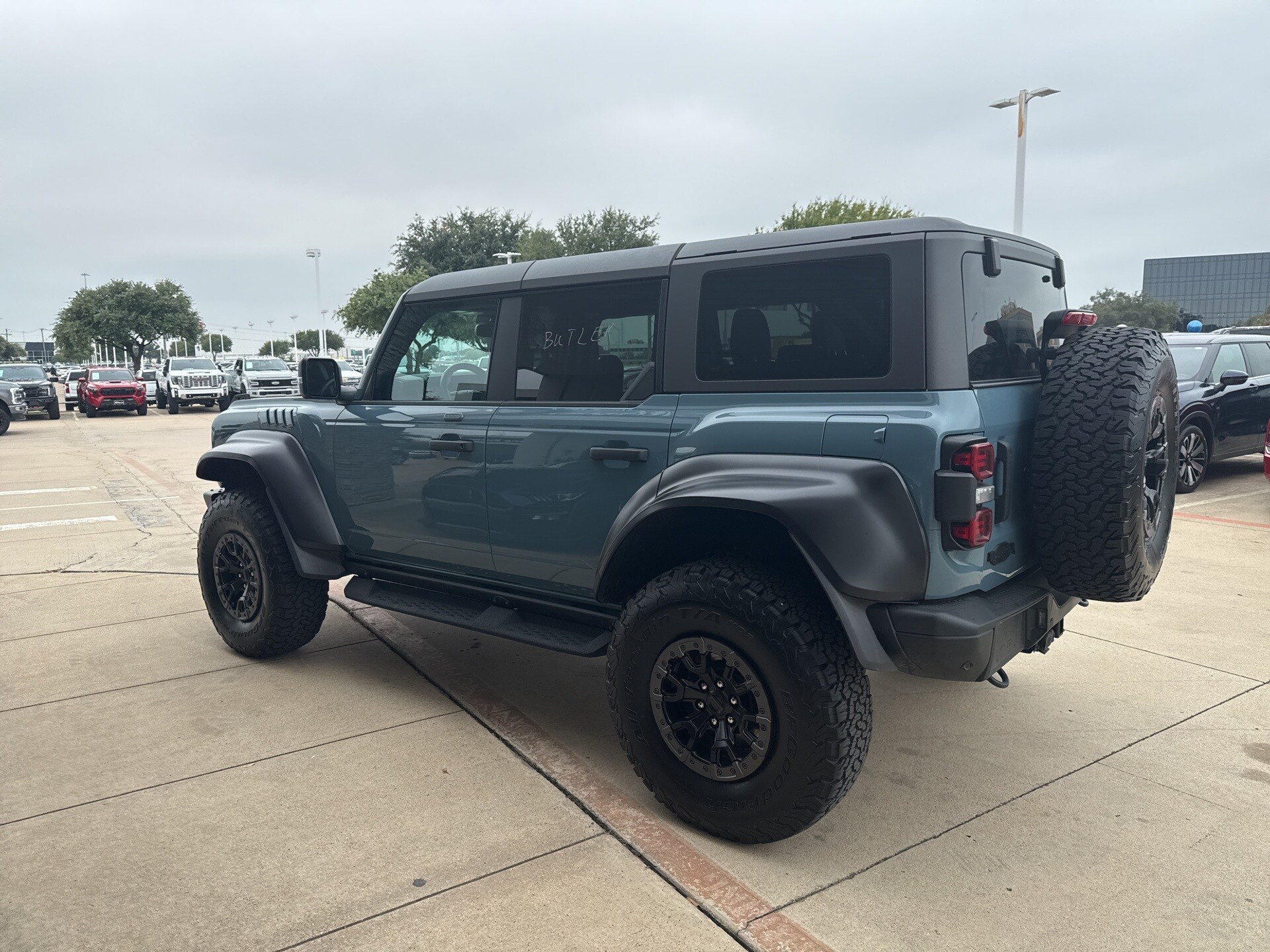 2023 Ford Bronco Raptor photo 2