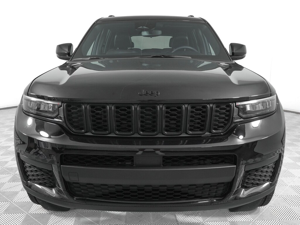 Used 2023 Jeep Grand Cherokee Altitude SUV