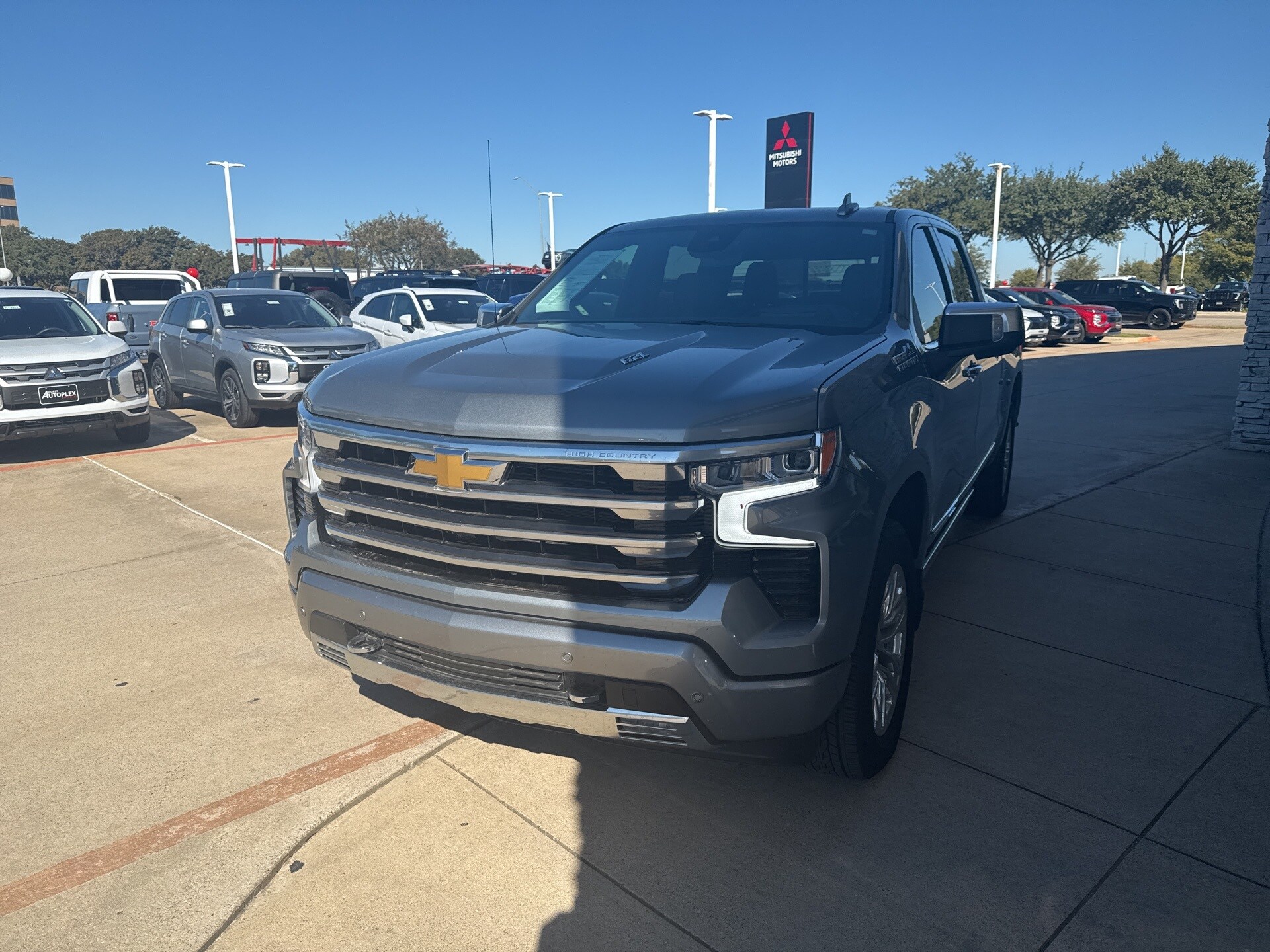 2024 Chevrolet Silverado 1500 High Country photo 2