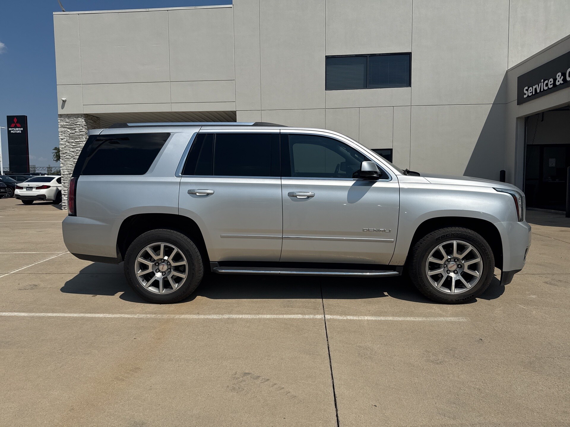 2020 Gmc Yukon Denali photo 2