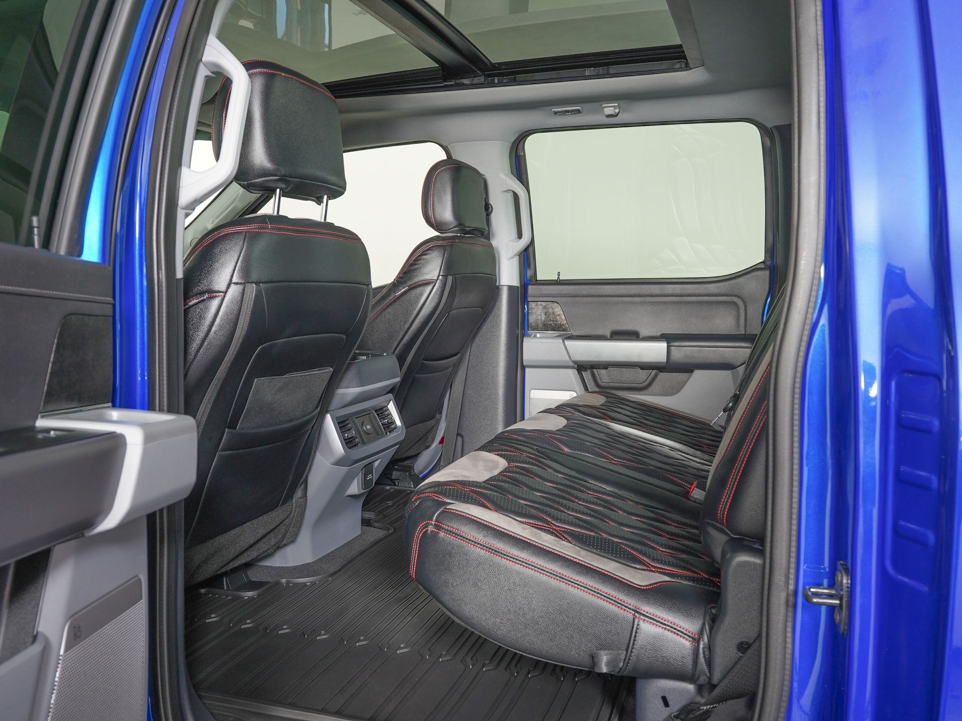 2025 Ford F-250 Super Duty XLT - Photo 12