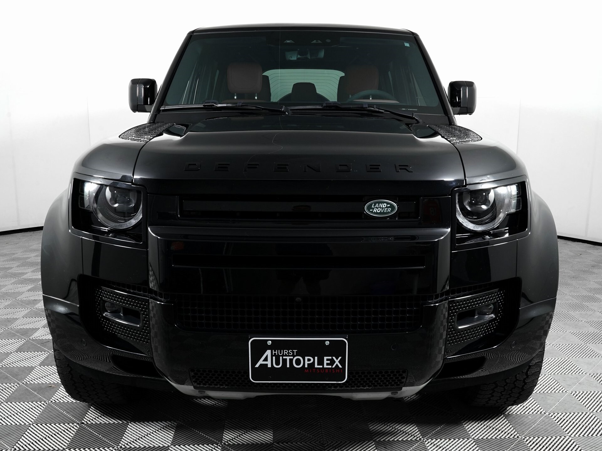 2023 Land Rover Defender 110 photo 2