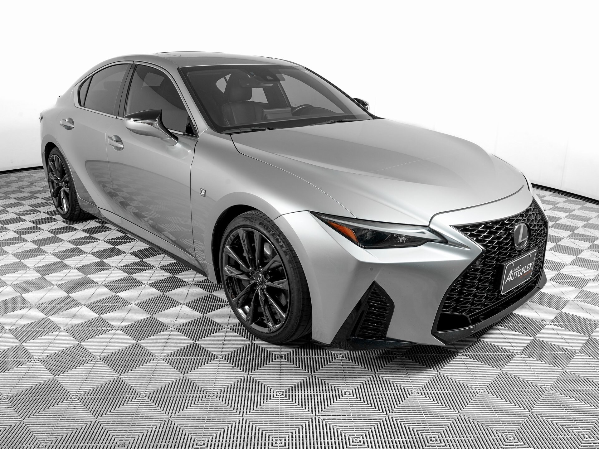 2024 Lexus IS 350 F SPORT photo 3