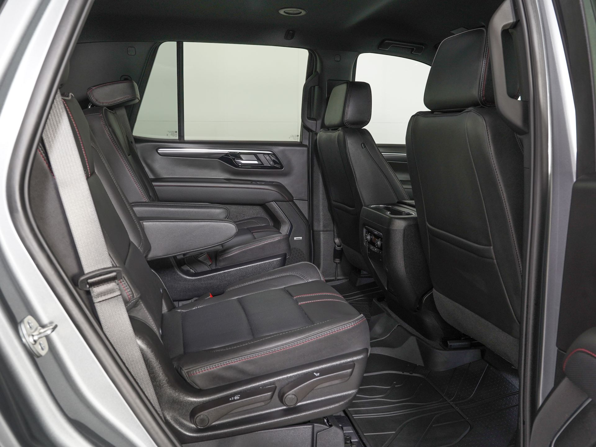 2026 Chevrolet Tahoe RST - Photo 11
