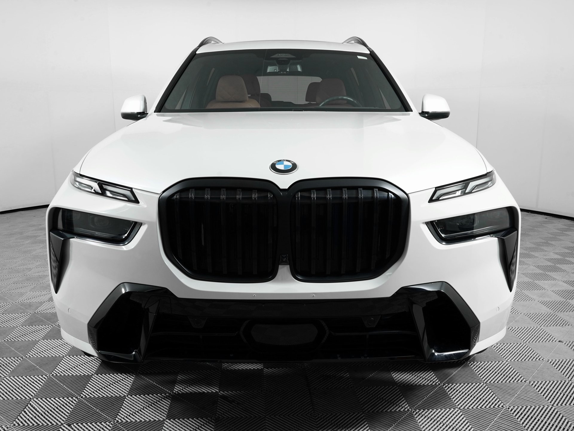 Used 2024 BMW X7 40i with VIN 5UX23EM02R9T11654 for sale in Hurst, TX