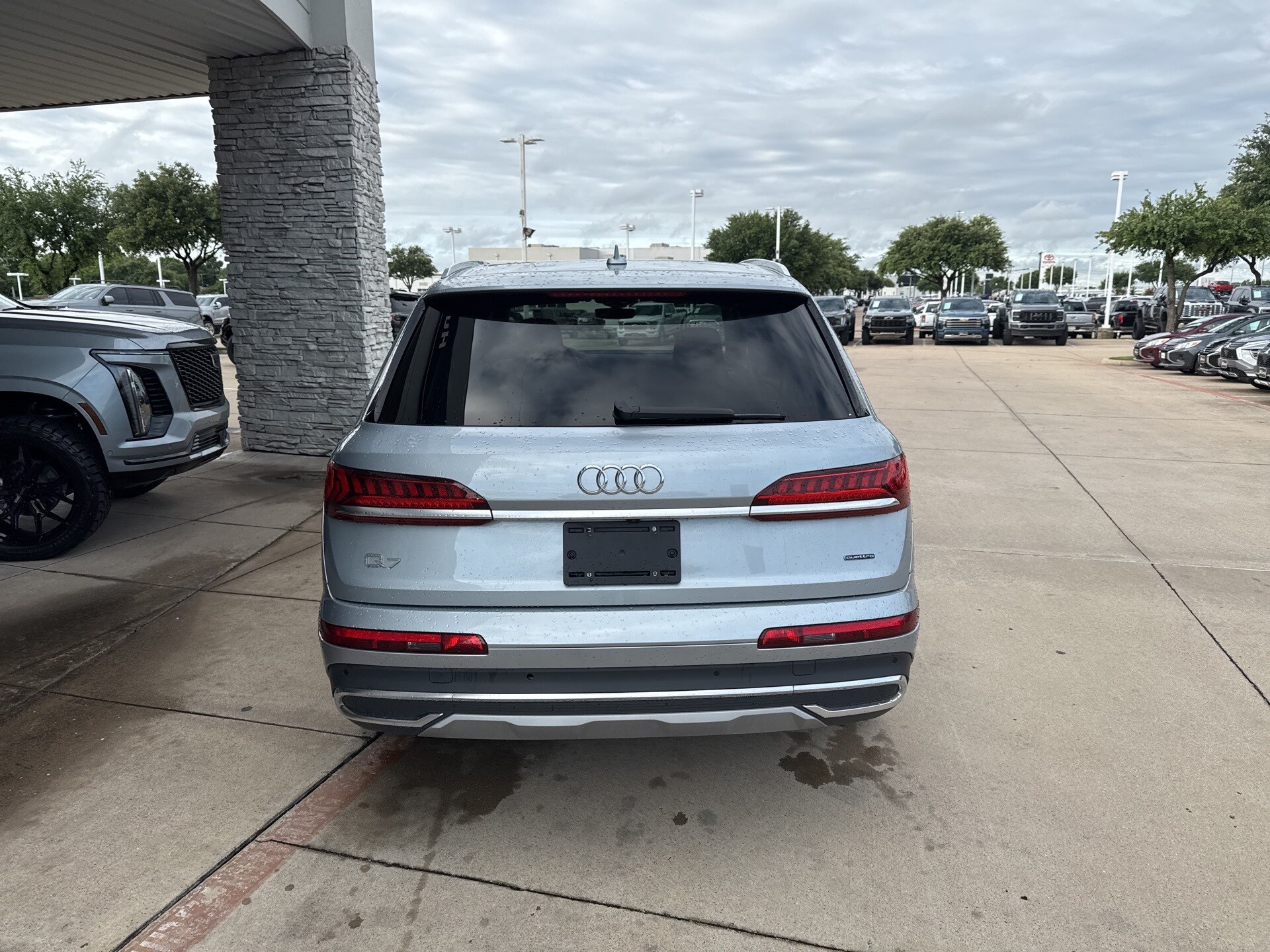 2024 Audi Q7 45 Premium Plus photo 4