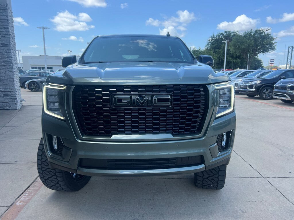 Lifted 2024 GMC Yukon XL For Sale in Dallas 10054