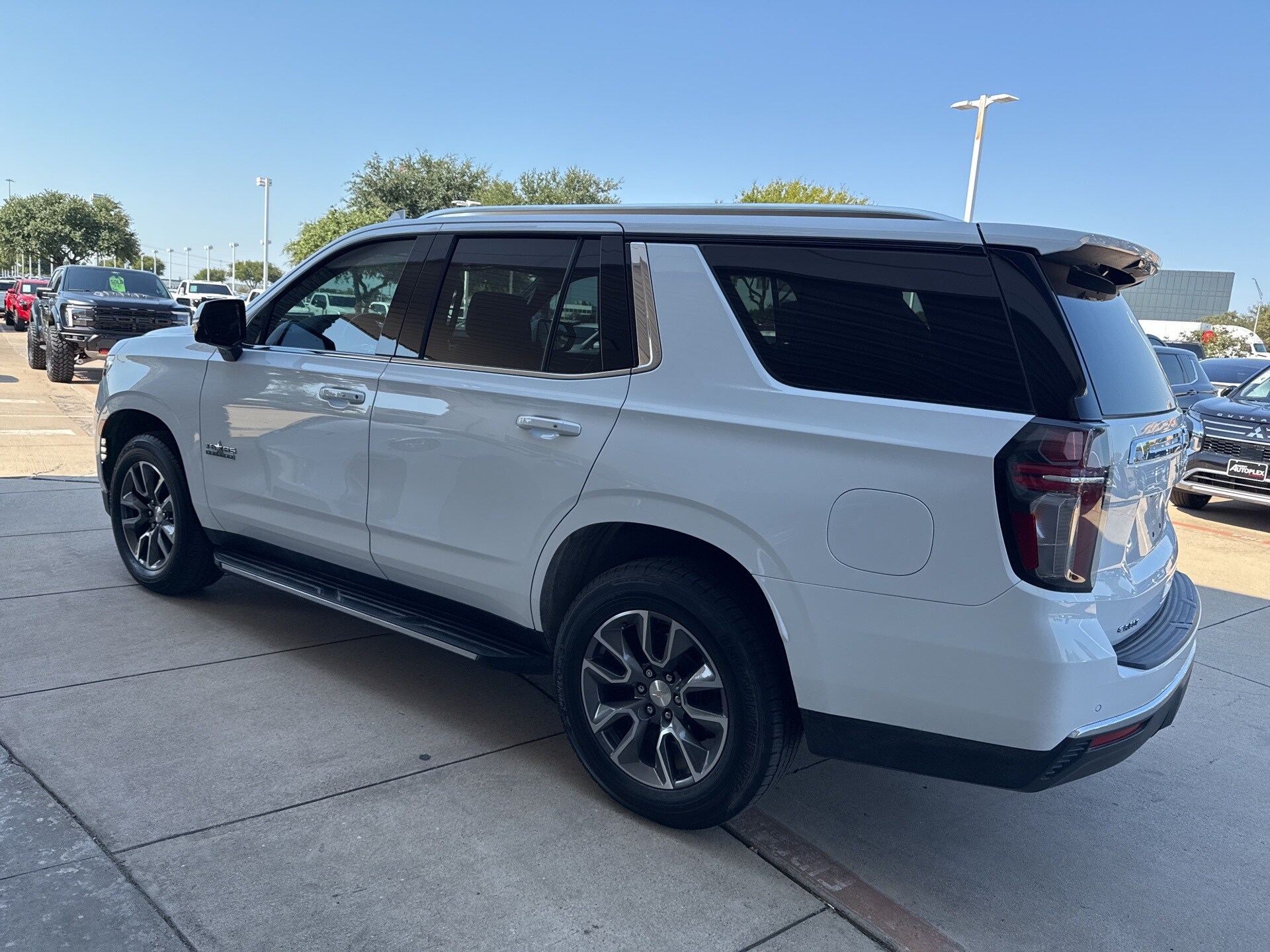 2022 Chevrolet Tahoe LT photo 3