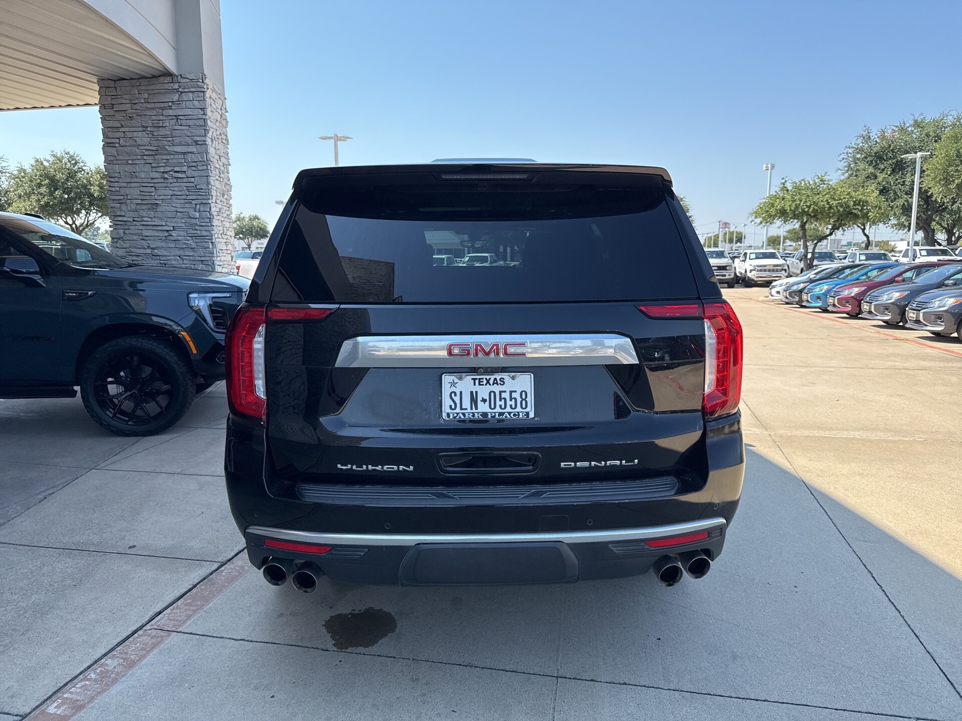 2021 Gmc Yukon Denali photo 3