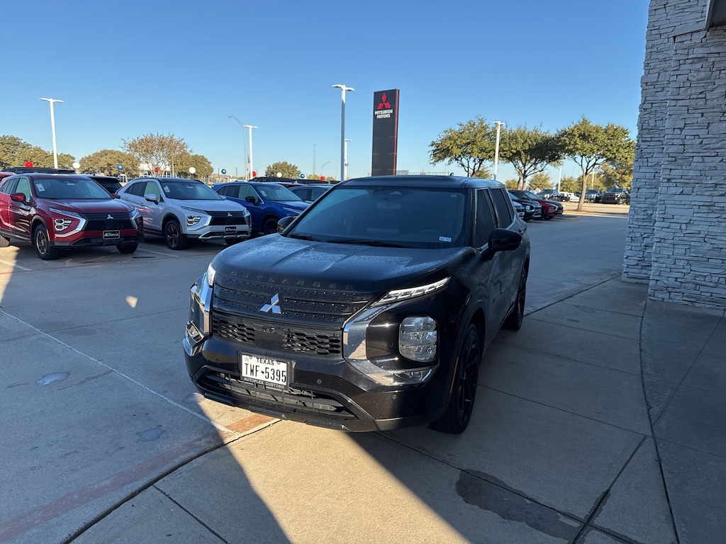Used 2024 Mitsubishi Outlander SE Black Edition SUV