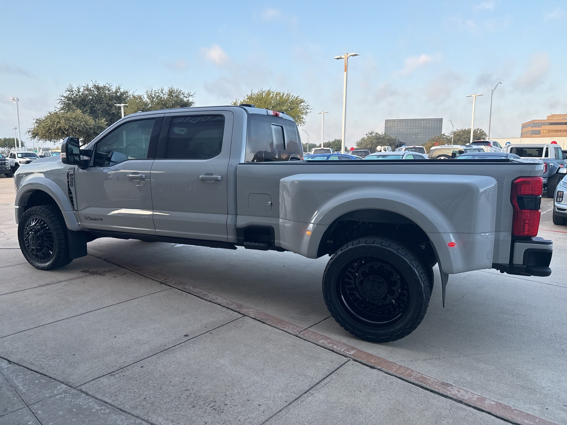 2025 Ford F-450 Platinum photo 3