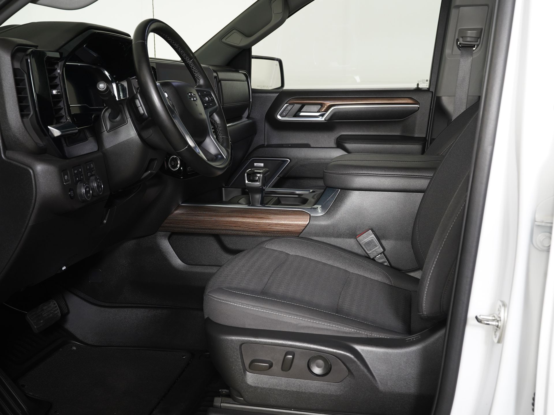 2023 Chevrolet Silverado 1500 RST - Photo 14