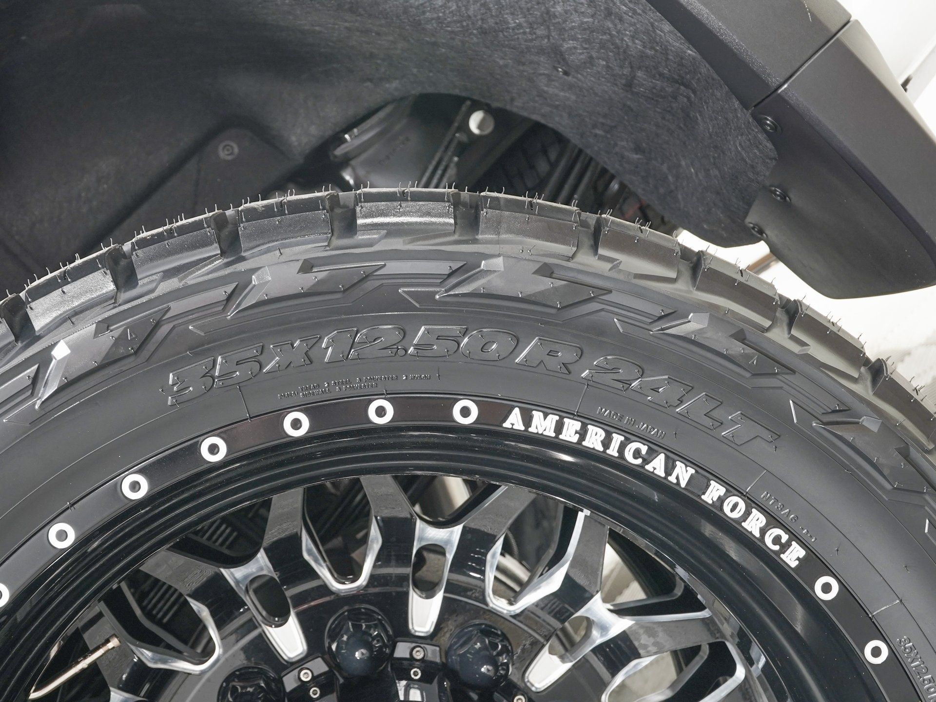 2026 Chevrolet Silverado 3500HD High Country - Photo 37