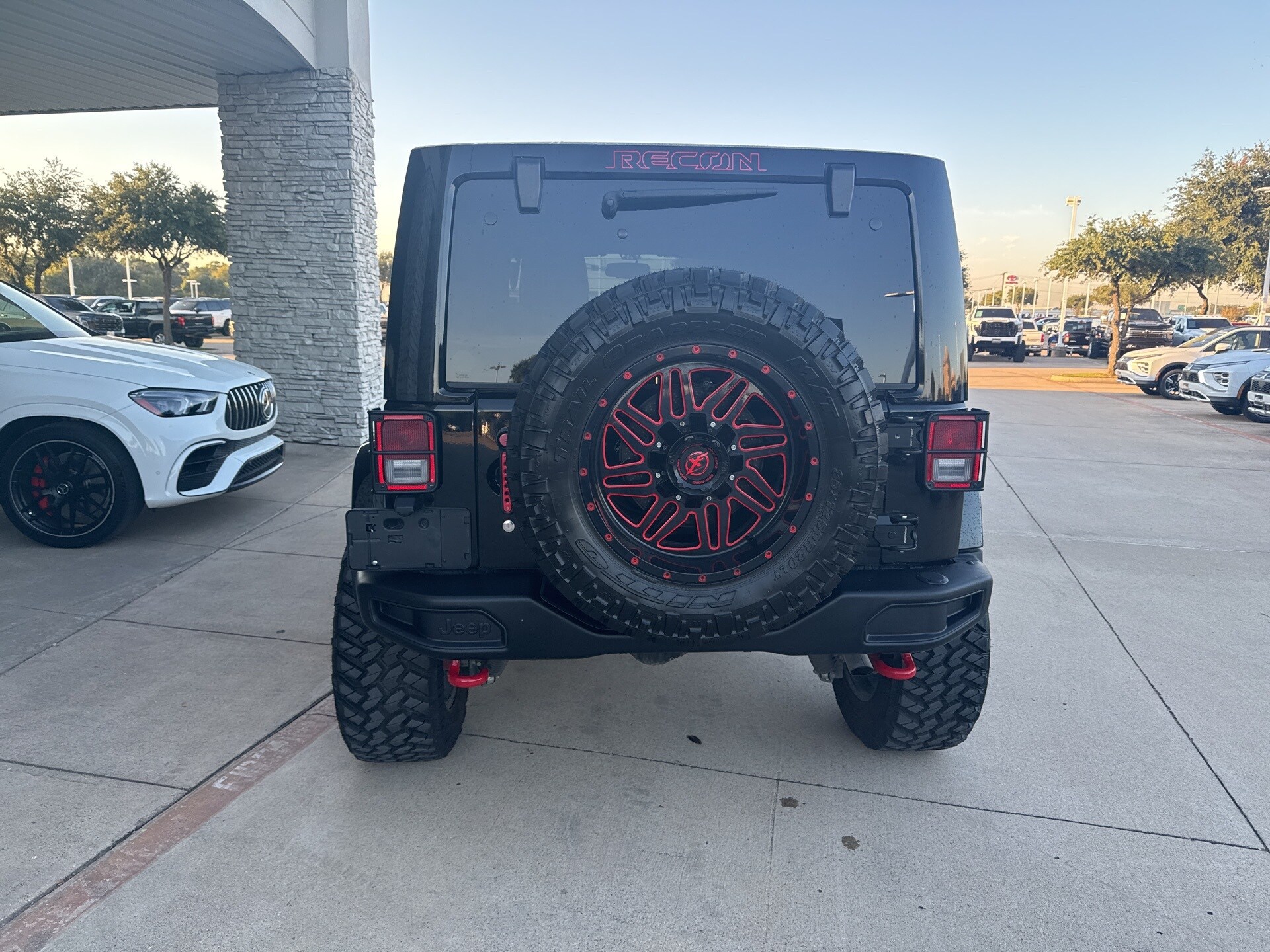2017 Jeep Wrangler Unlimited Rubicon Recon photo 3