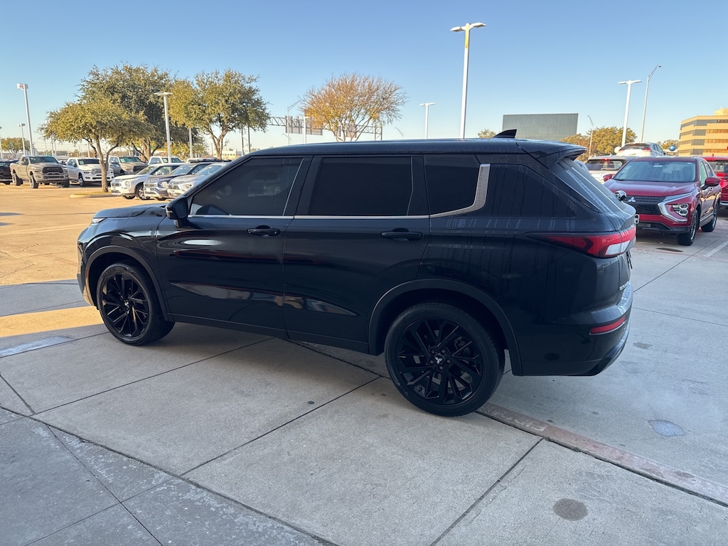 Used 2024 Mitsubishi Outlander SE Black Edition SUV