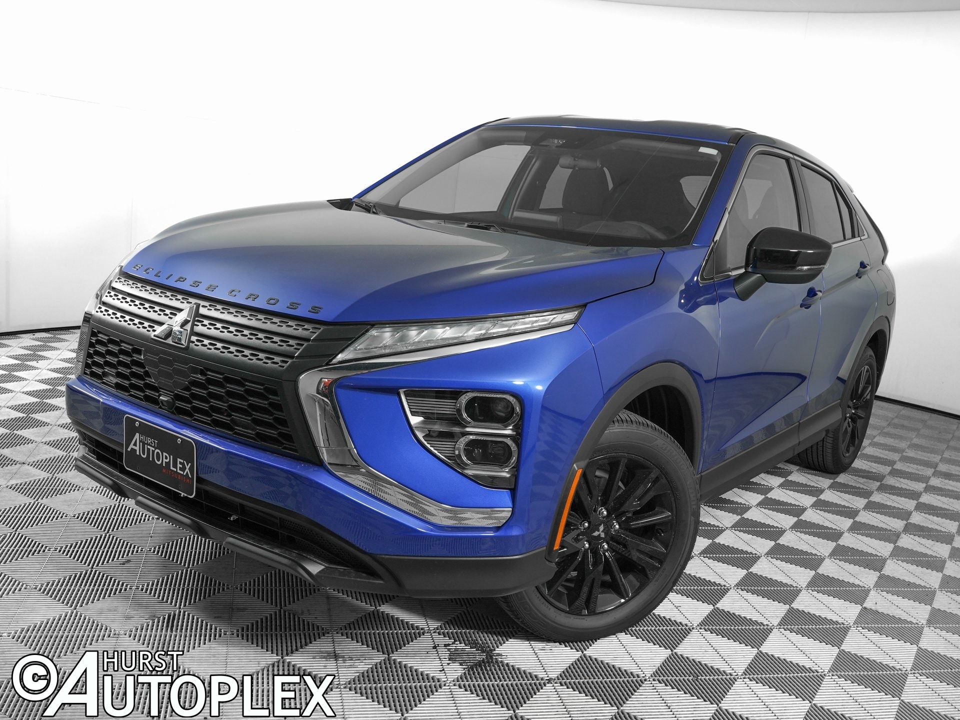 2025 Mitsubishi Eclipse Cross LE's photo