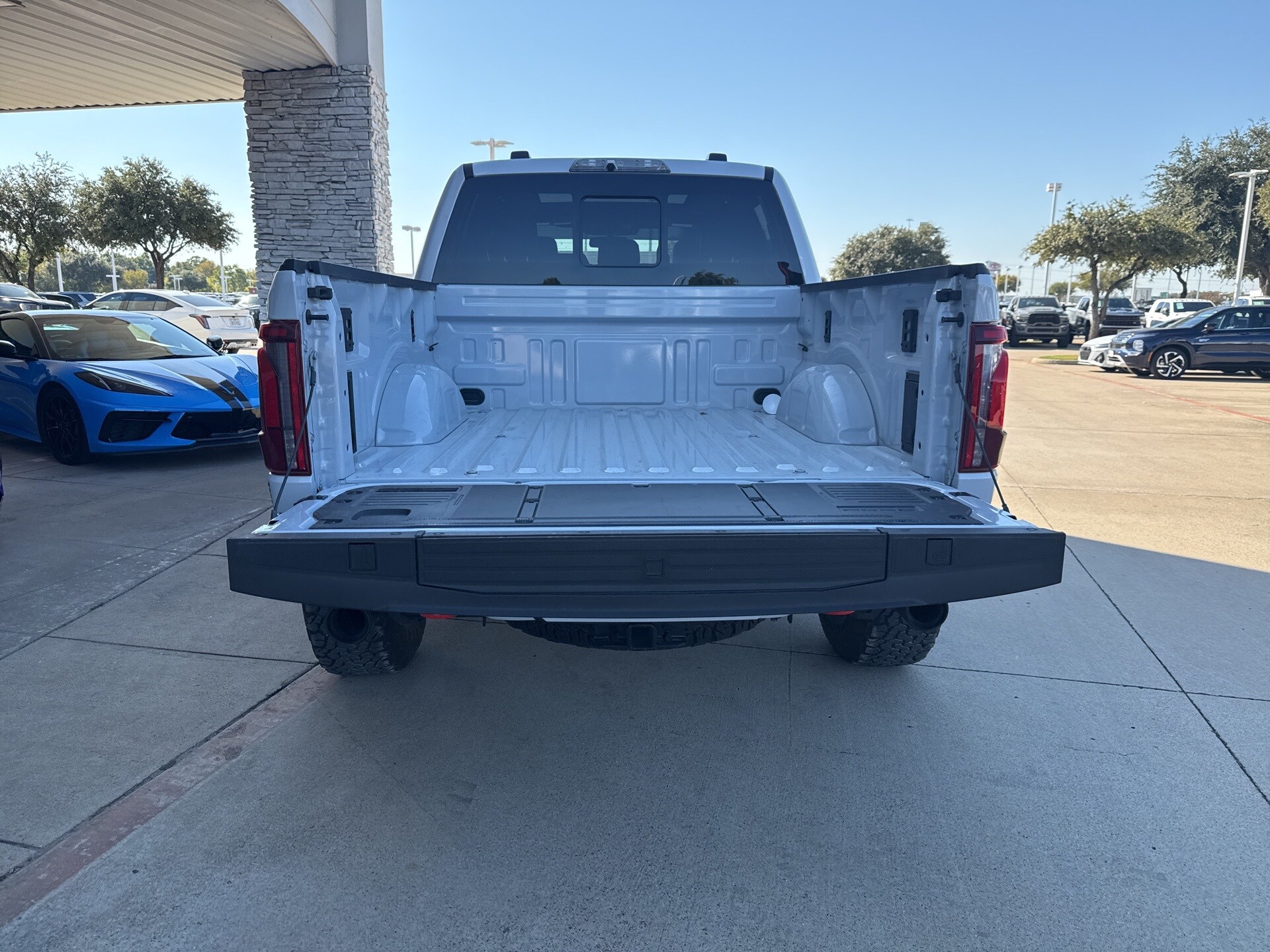 2025 Ford F-150 Raptor photo 3