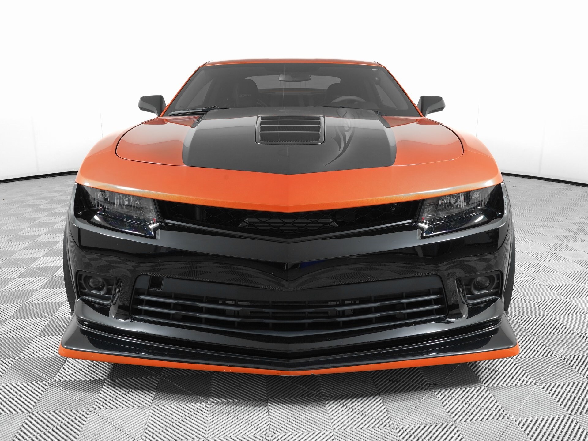 2015 Chevrolet Camaro photo 2