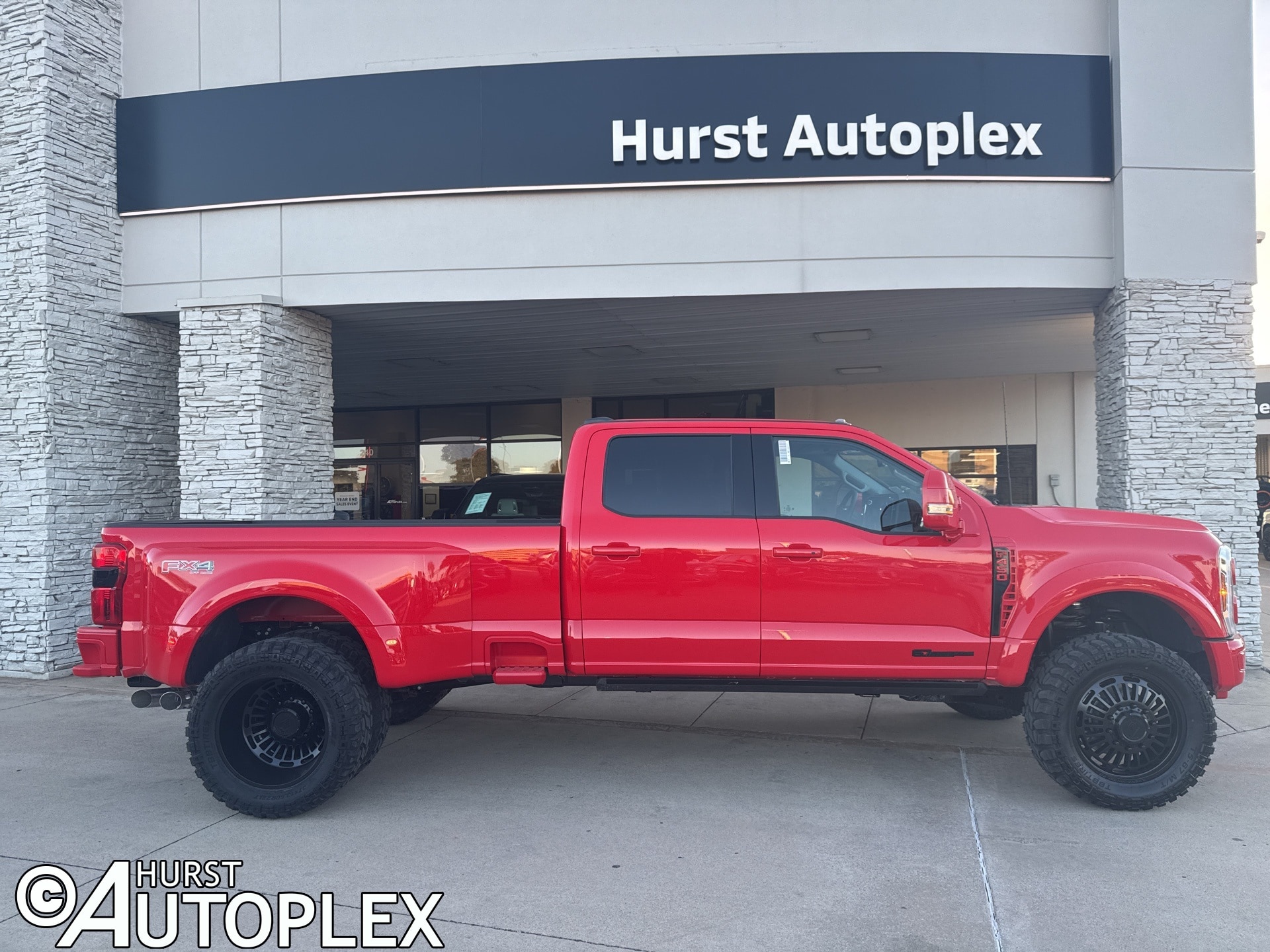 2026 Ford F-450 Super Duty Lariat's photo