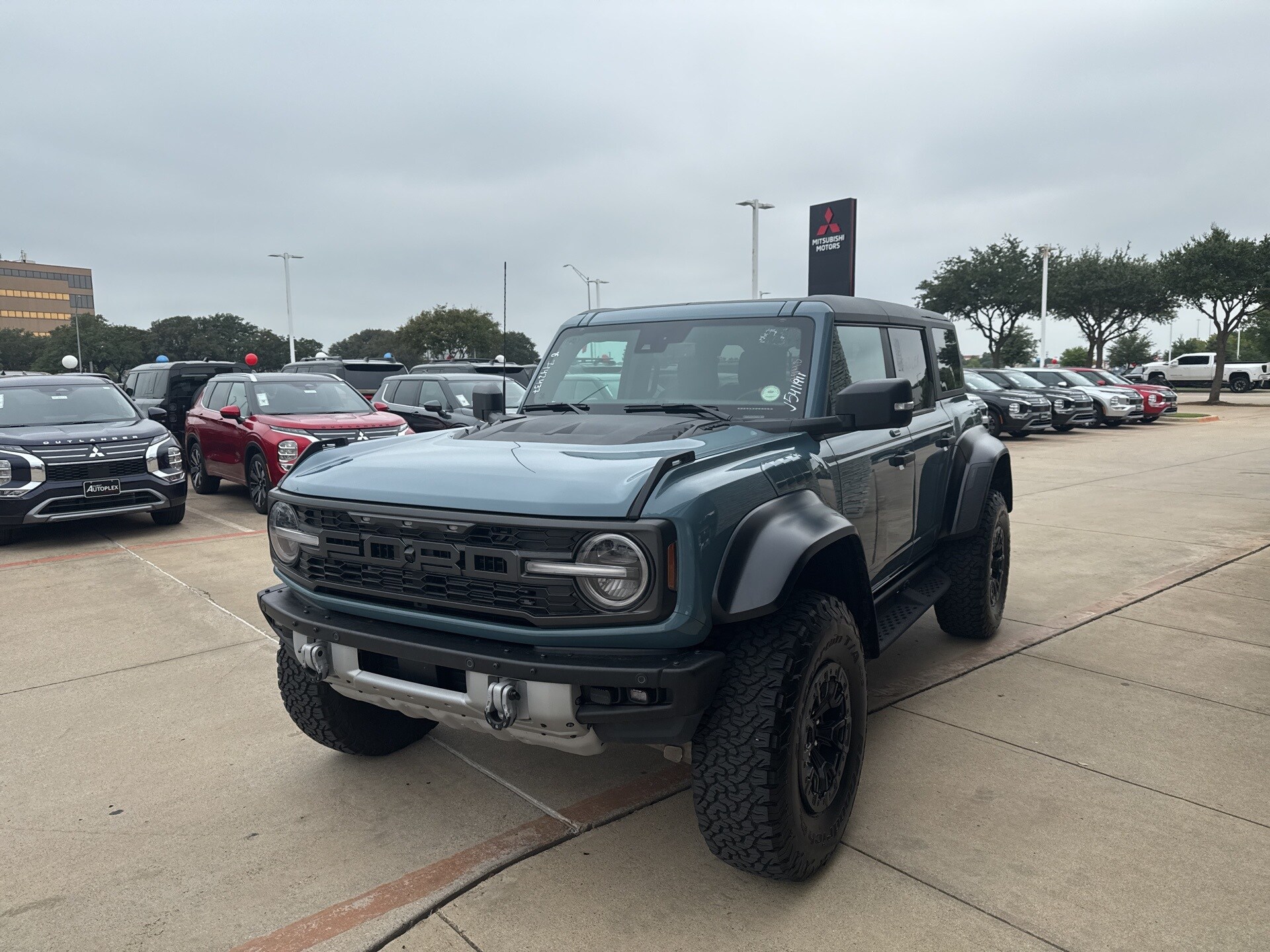 2023 Ford Bronco Raptor photo 2