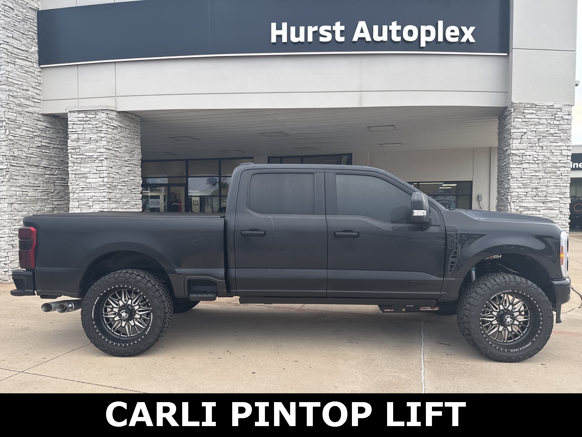 2026 Ford F-250 Super Duty Platinum's photo