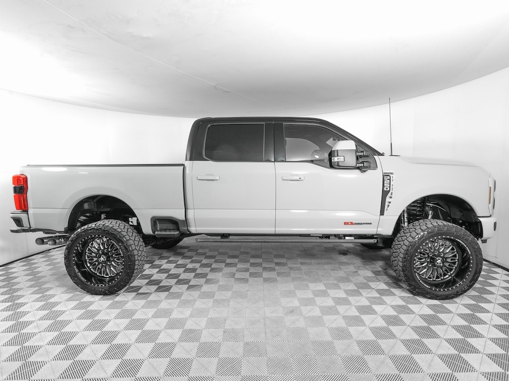 Used 2025 Ford F-250 Platinum Truck
